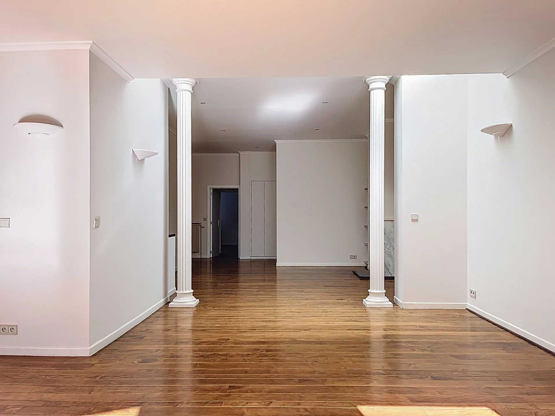 Bruxelles  - Appartement 5 Pi&egrave;ces 2 Chambres