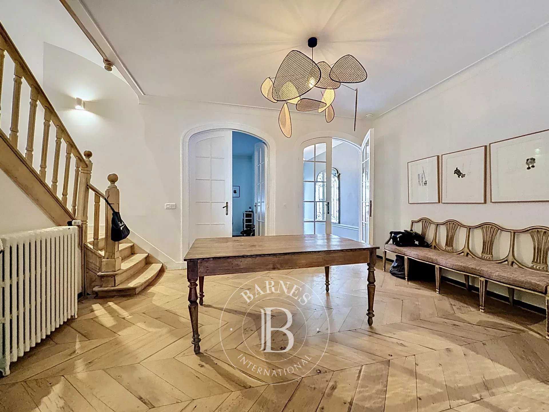 Etterbeek  - Maison 14 Pi&egrave;ces 6 Chambres