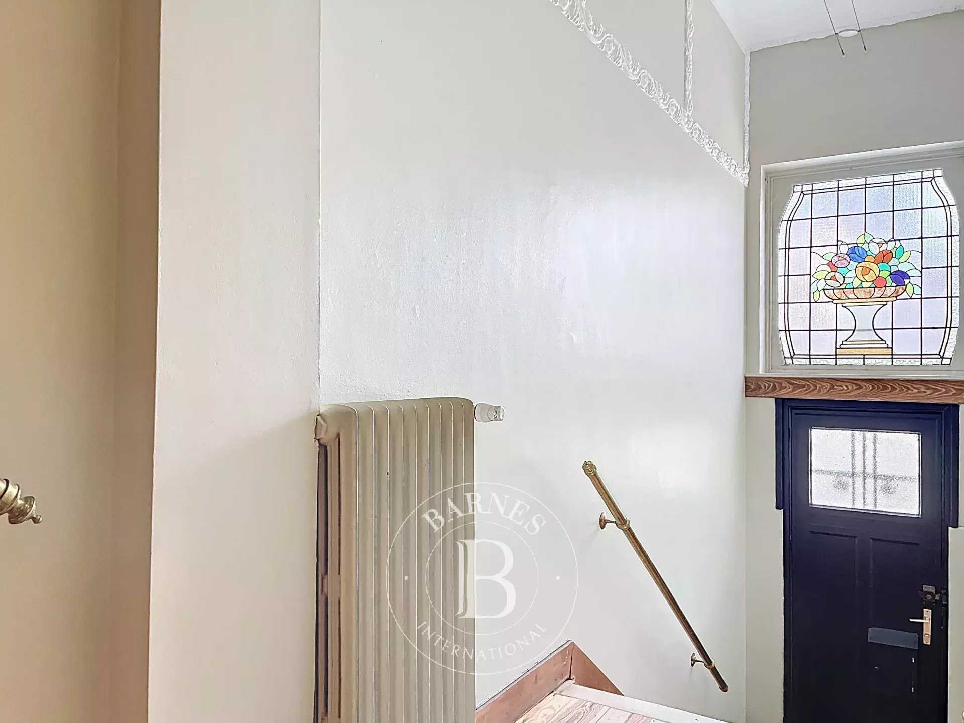 Uccle  - Maison 12 Pi&egrave;ces 5 Chambres