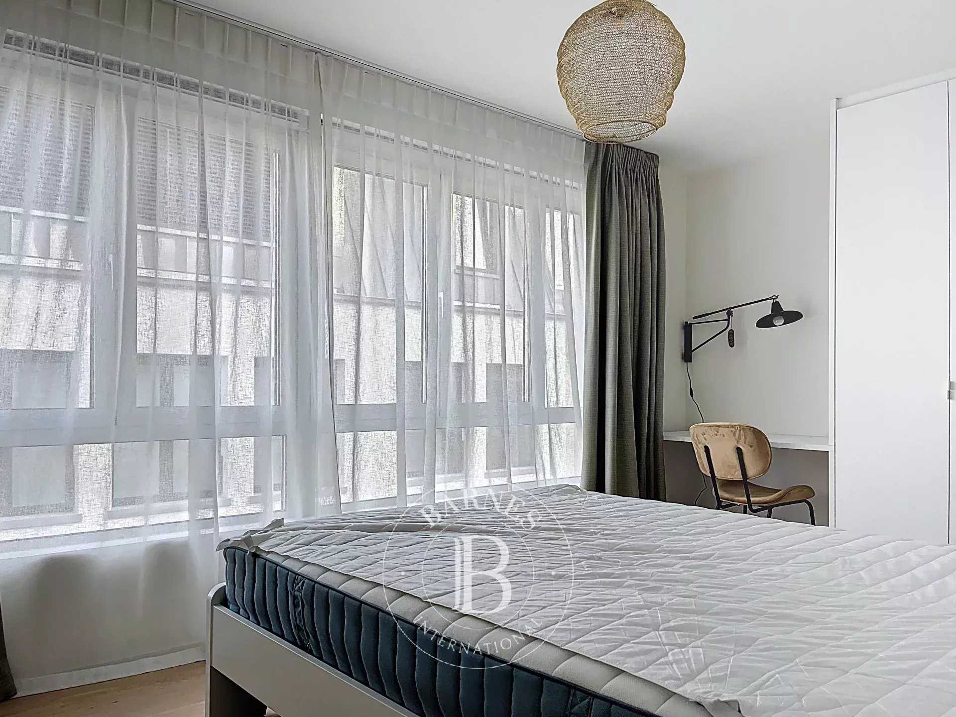 Bruxelles  - Duplex 6 Pièces 3 Chambres