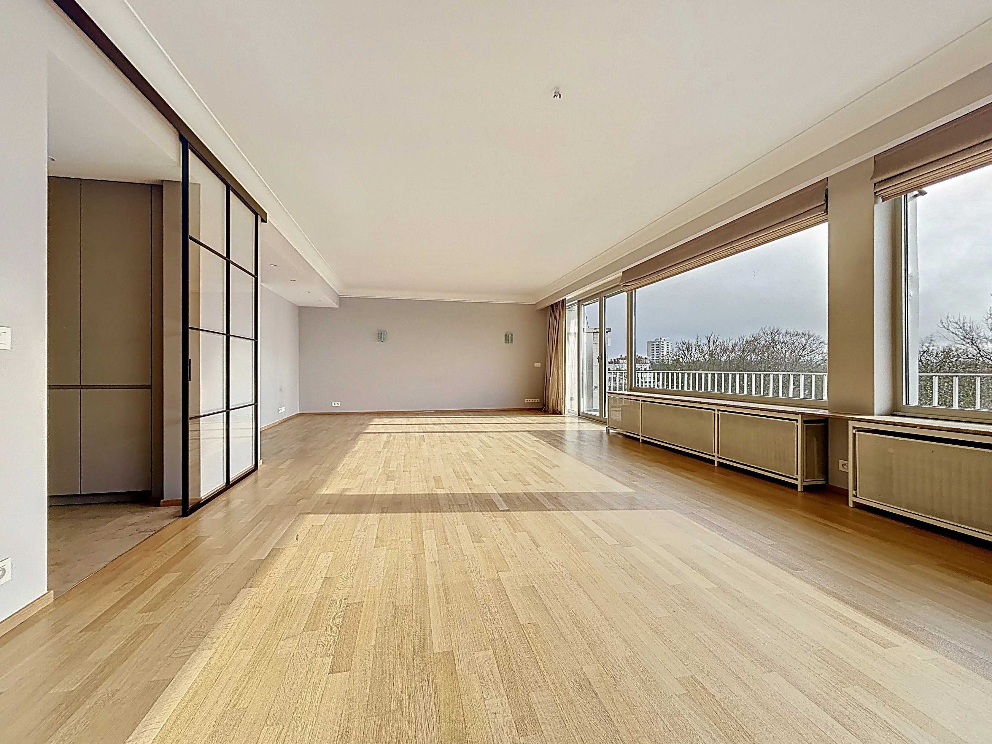 Uccle  - Appartement 10 Pi&egrave;ces 4 Chambres