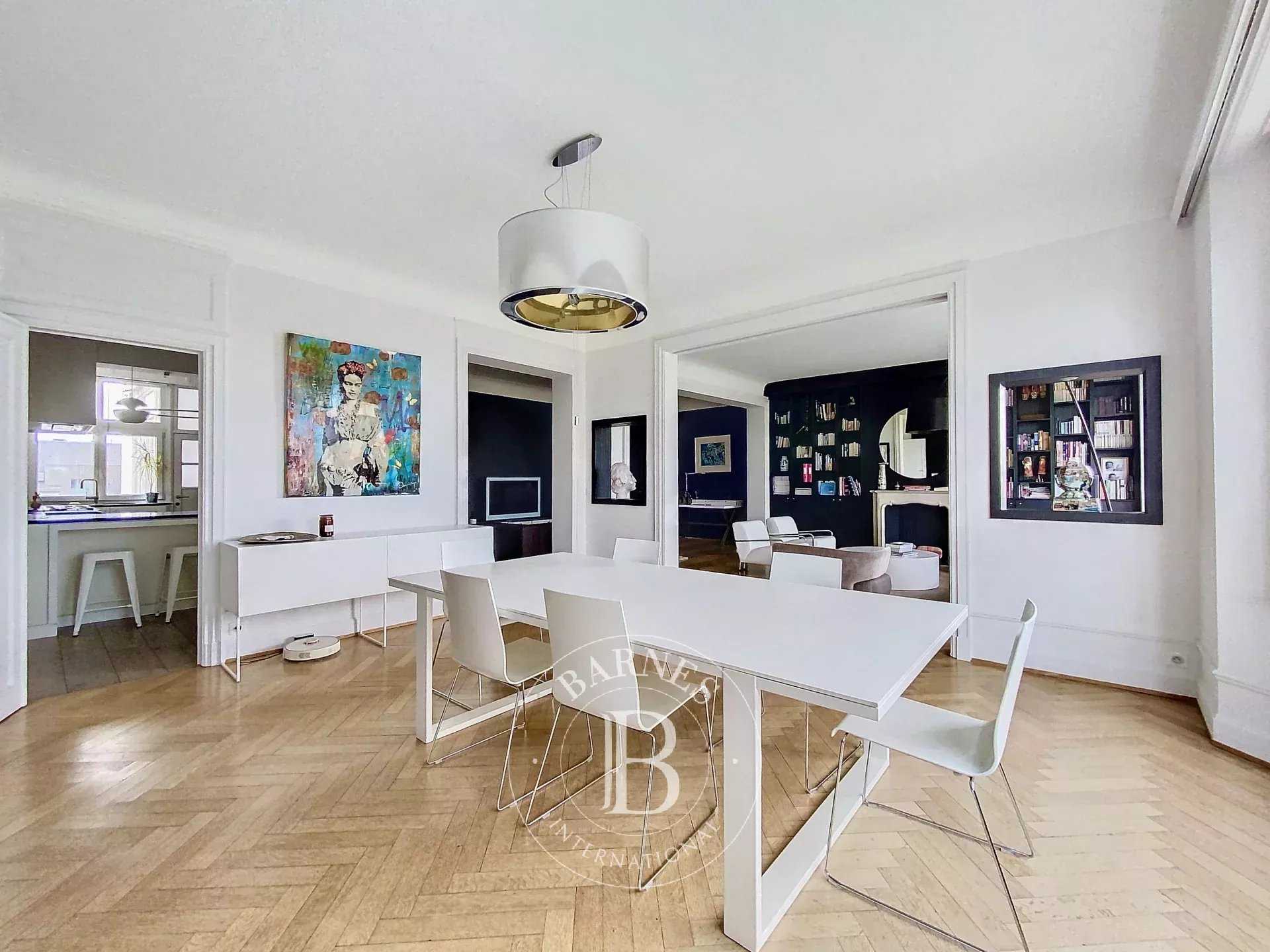 Ixelles  - Appartement 8 Pièces 4 Chambres