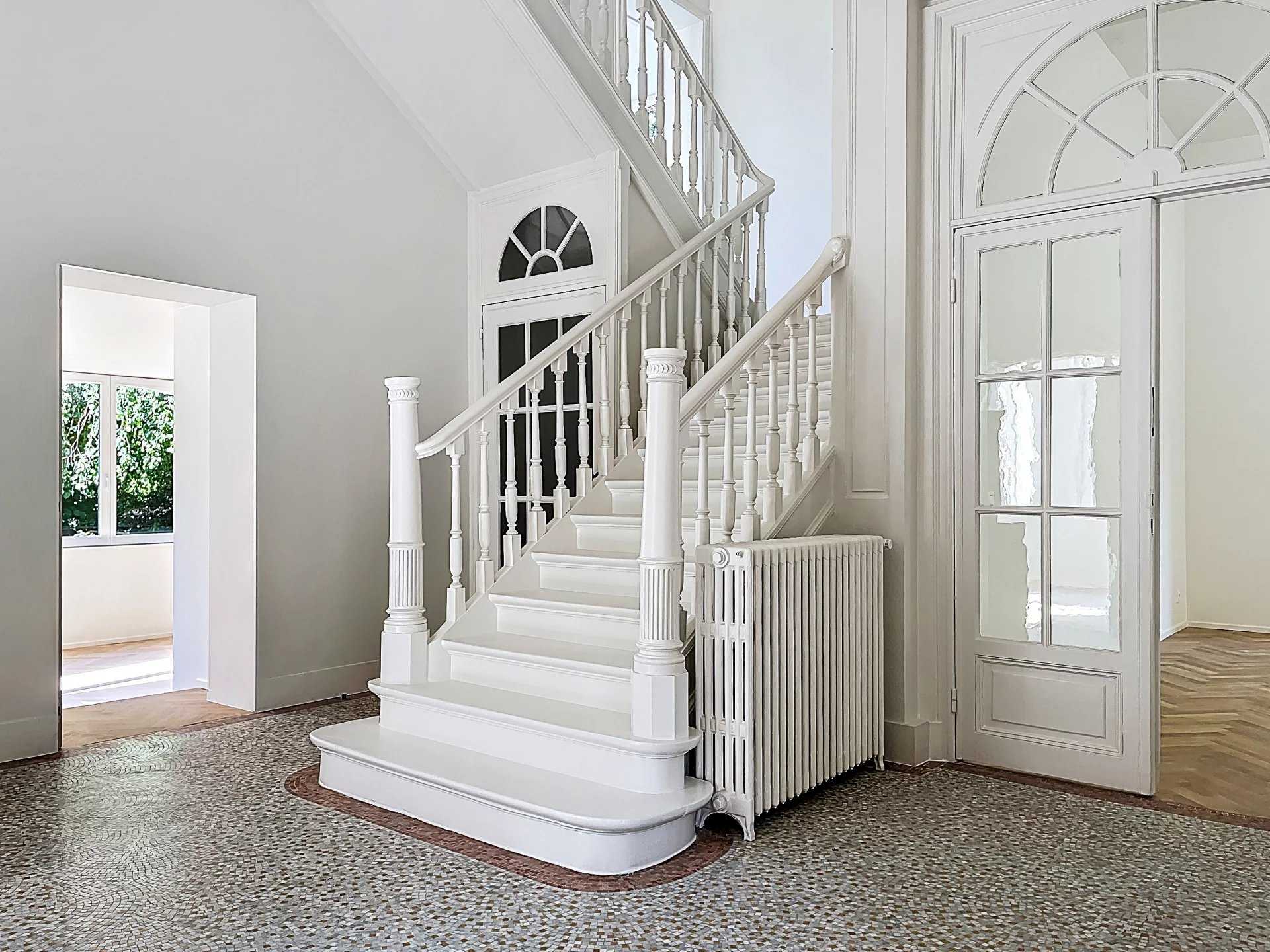 Uccle  - Maison 19 Pi&egrave;ces 5 Chambres