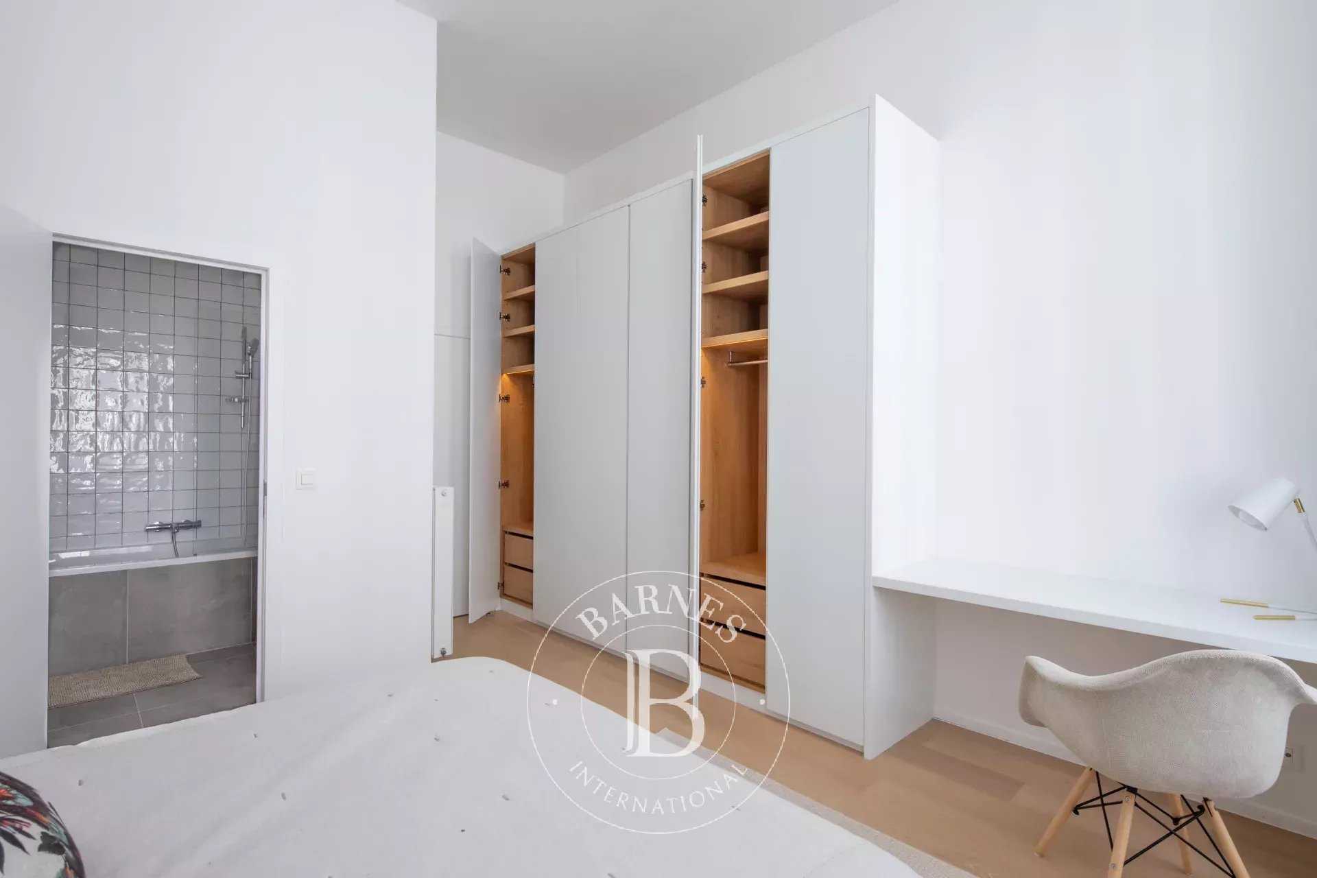 Bruxelles  - Appartement 6 Pi&egrave;ces 2 Chambres