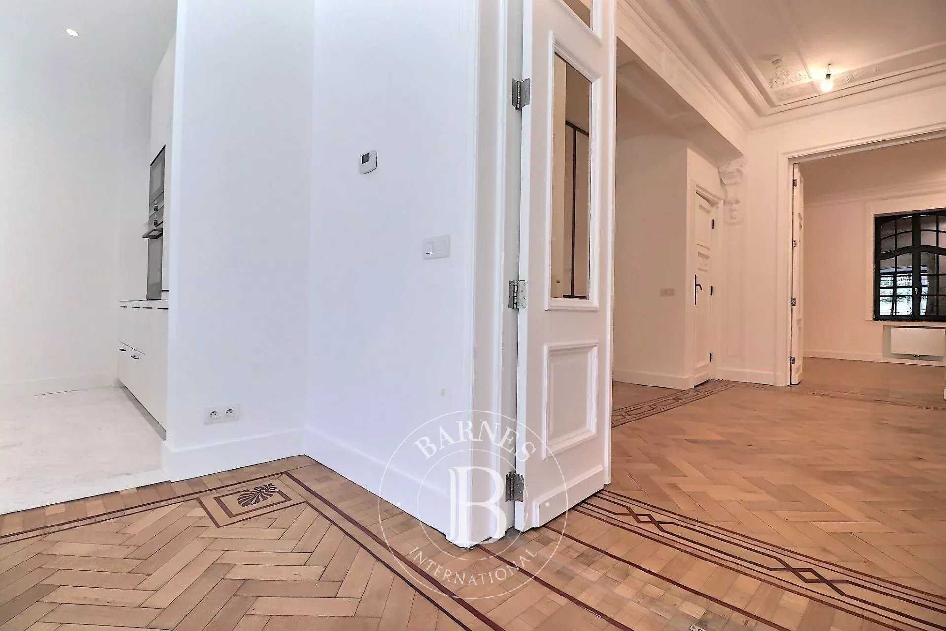 Ixelles  - Piso 18 Cuartos 3 Habitaciones