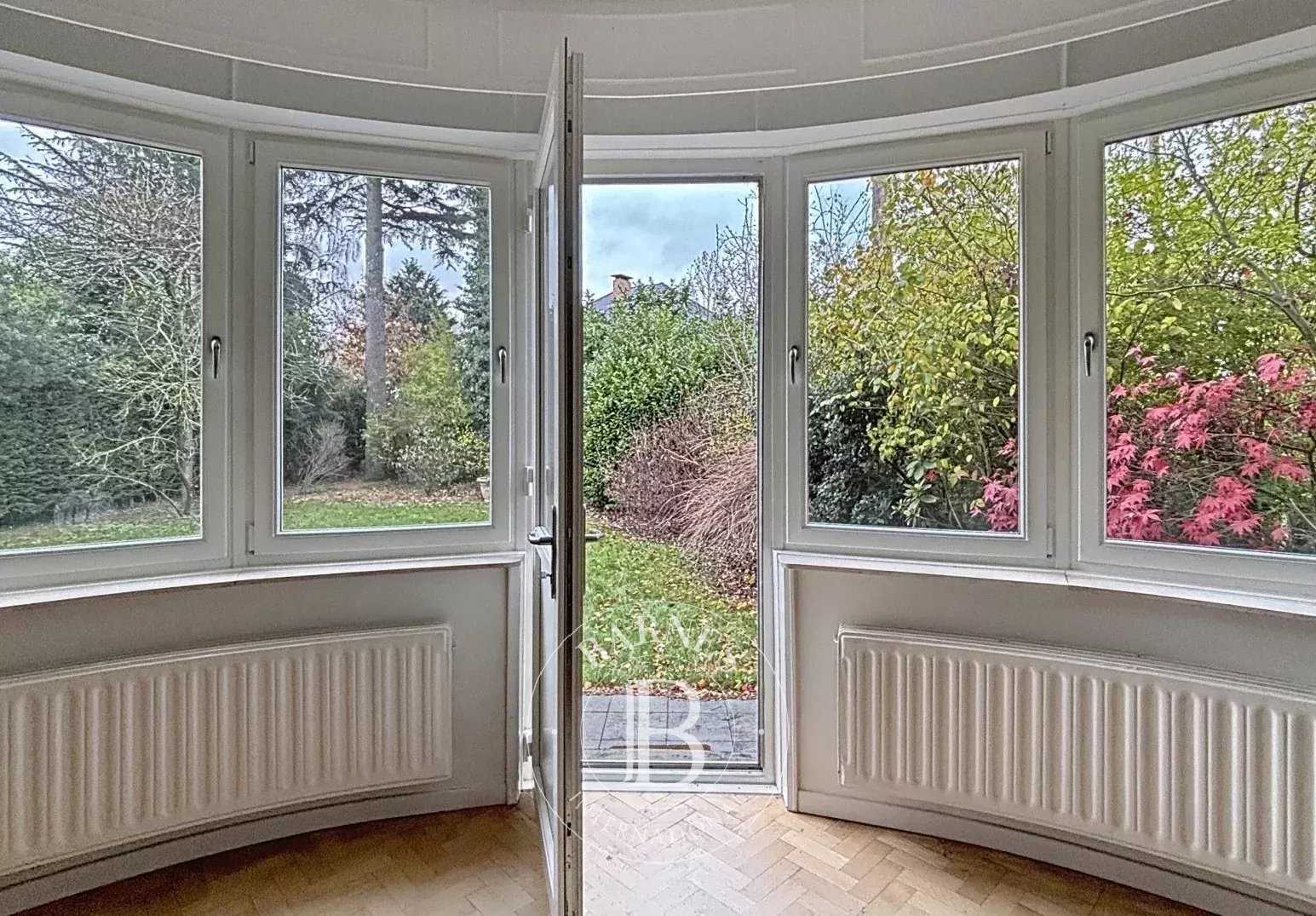 Uccle  - Maison 12 Pi&egrave;ces 4 Chambres