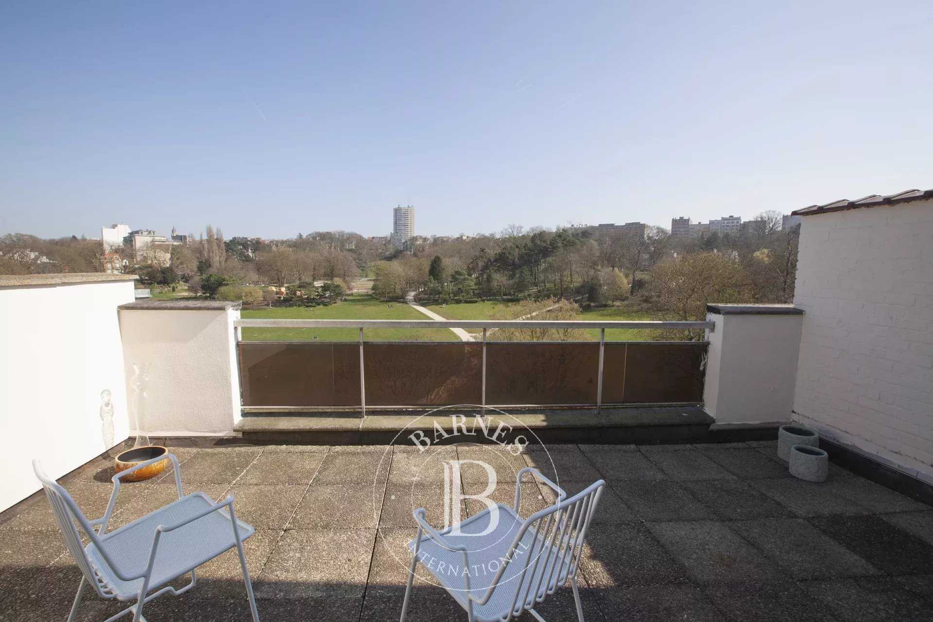 Forest  - Appartement 5 Pi&egrave;ces, 1 Chambre