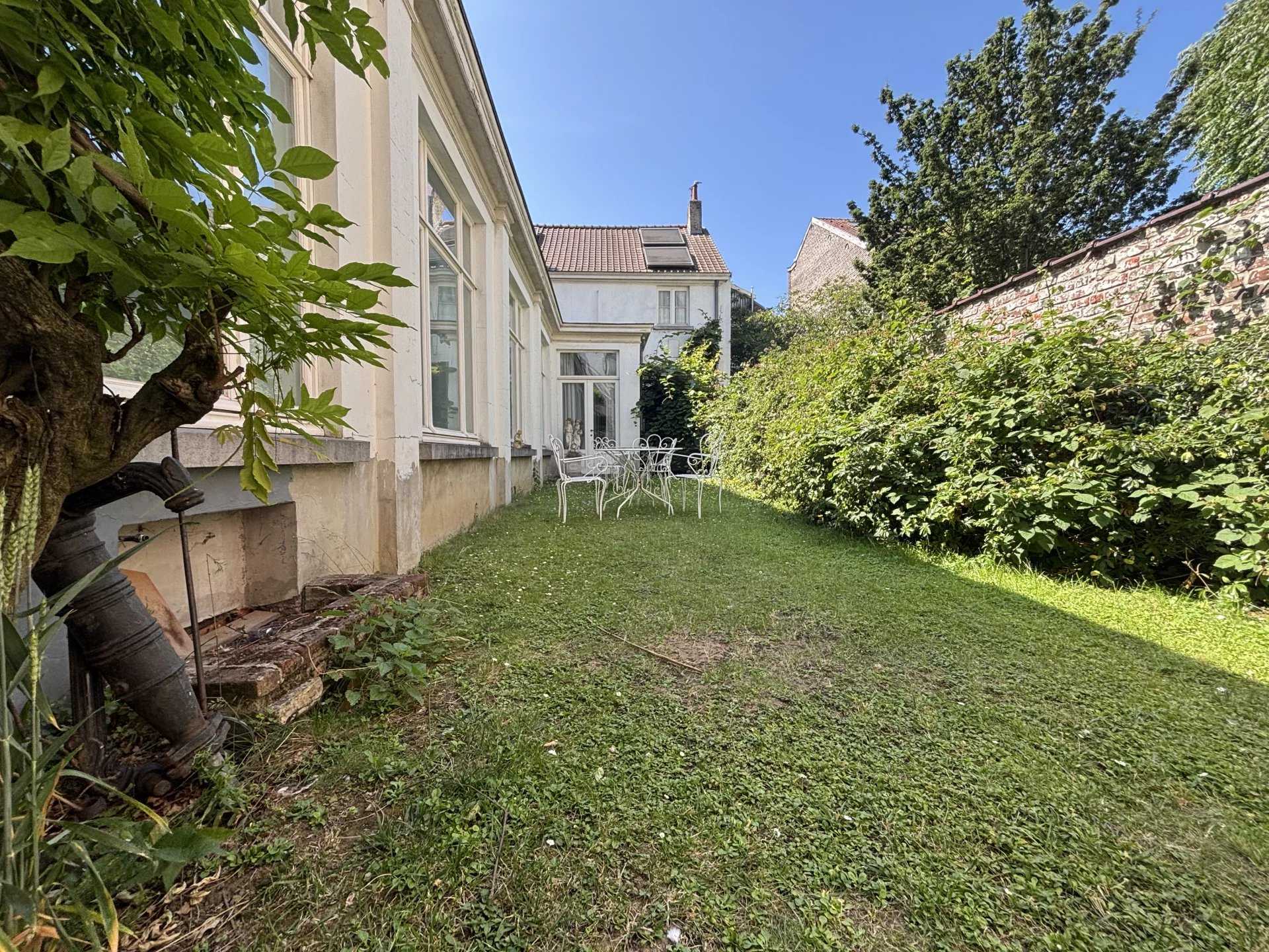 Saint-Gilles  - Maison 20 Pi&egrave;ces 5 Chambres