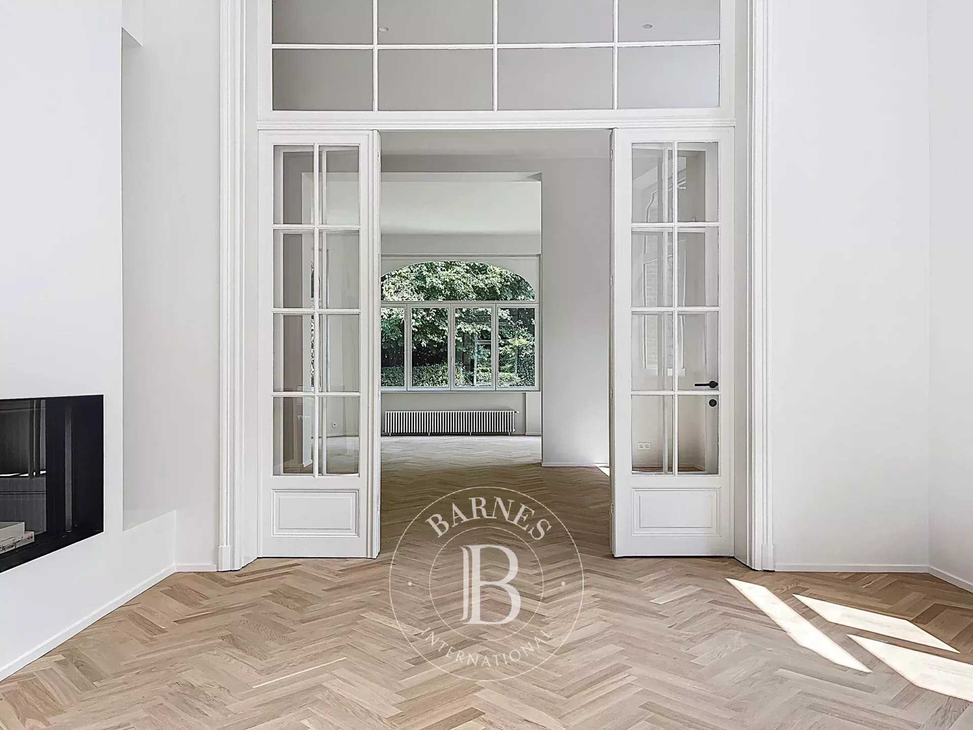 Uccle  - Maison 19 Pièces 5 Chambres