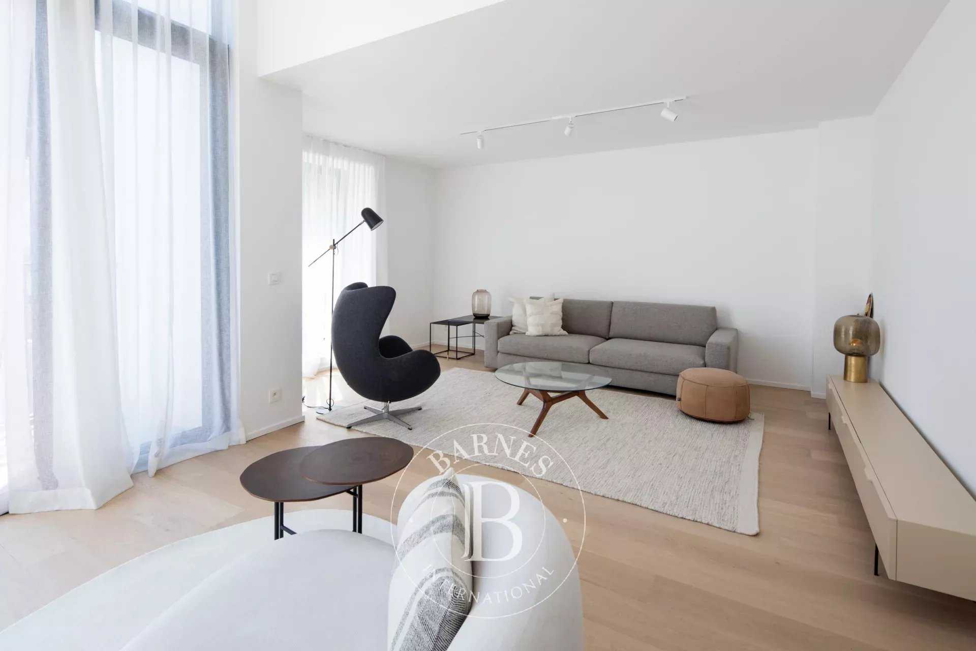 Bruxelles  - Appartement 6 Pi&egrave;ces 2 Chambres