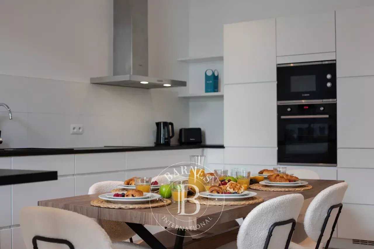 Ixelles  - Appartement 7 Pi&egrave;ces 2 Chambres