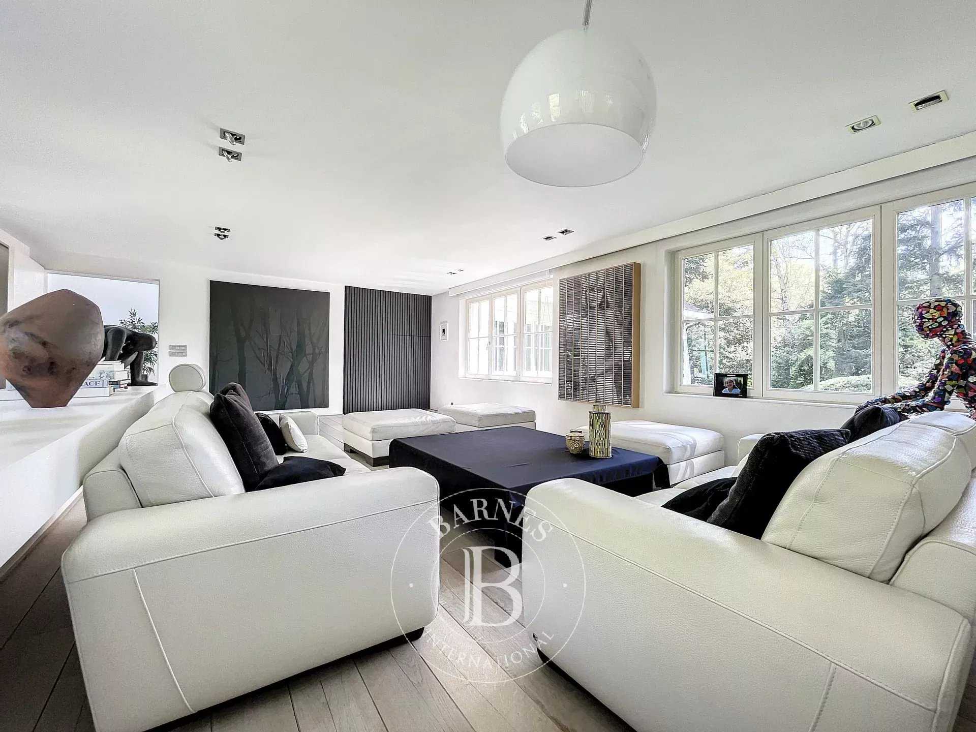 Uccle  - Maison 15 Pièces 5 Chambres