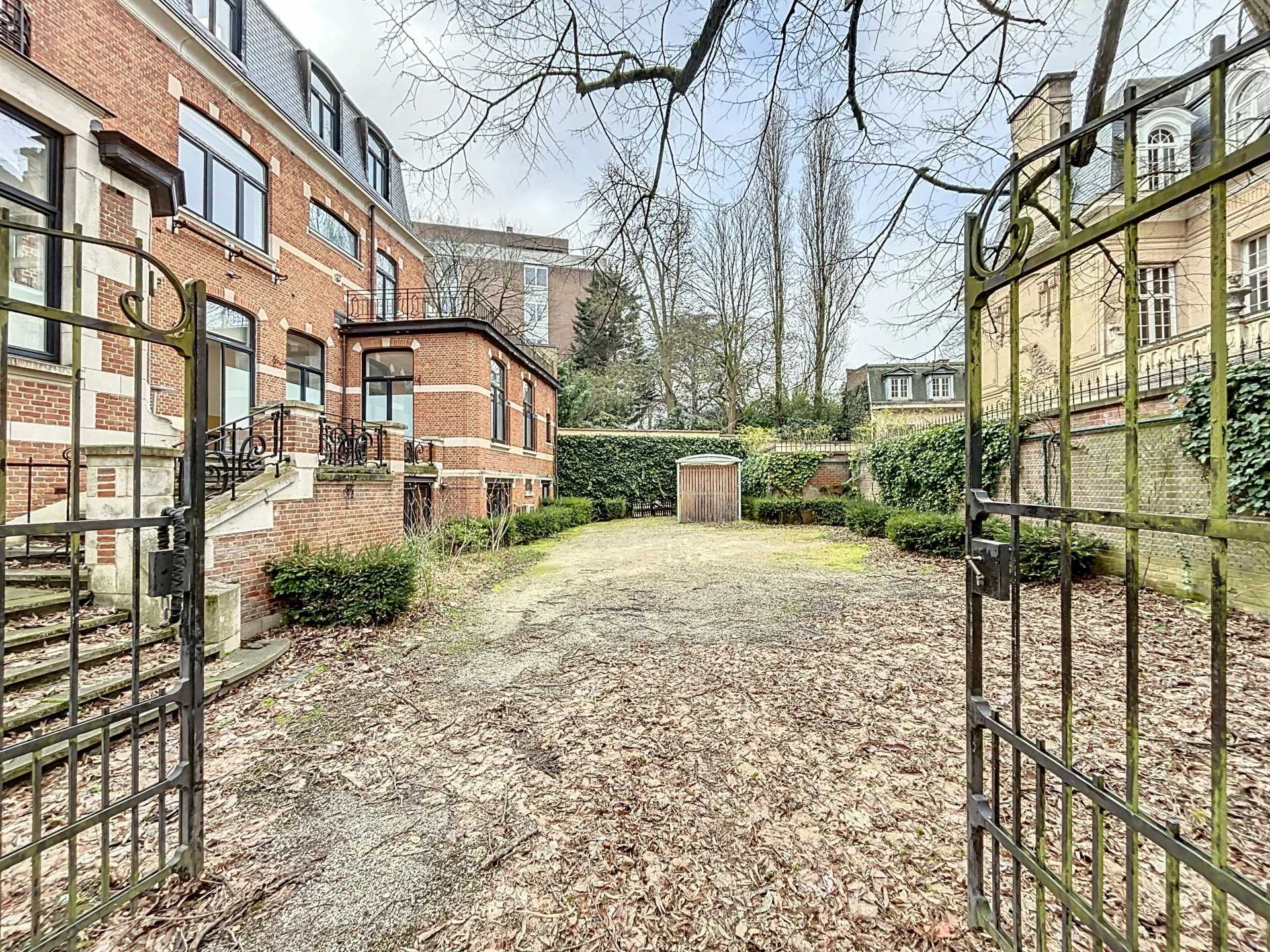 Ixelles  - Bureaux 20 Pi&egrave;ces