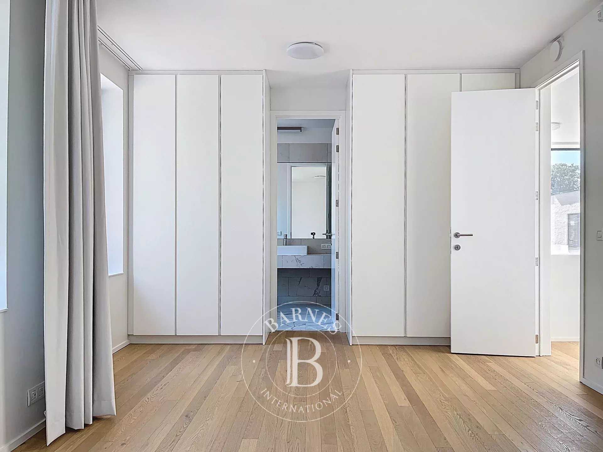 Uccle  - Maison 10 Pi&egrave;ces 4 Chambres