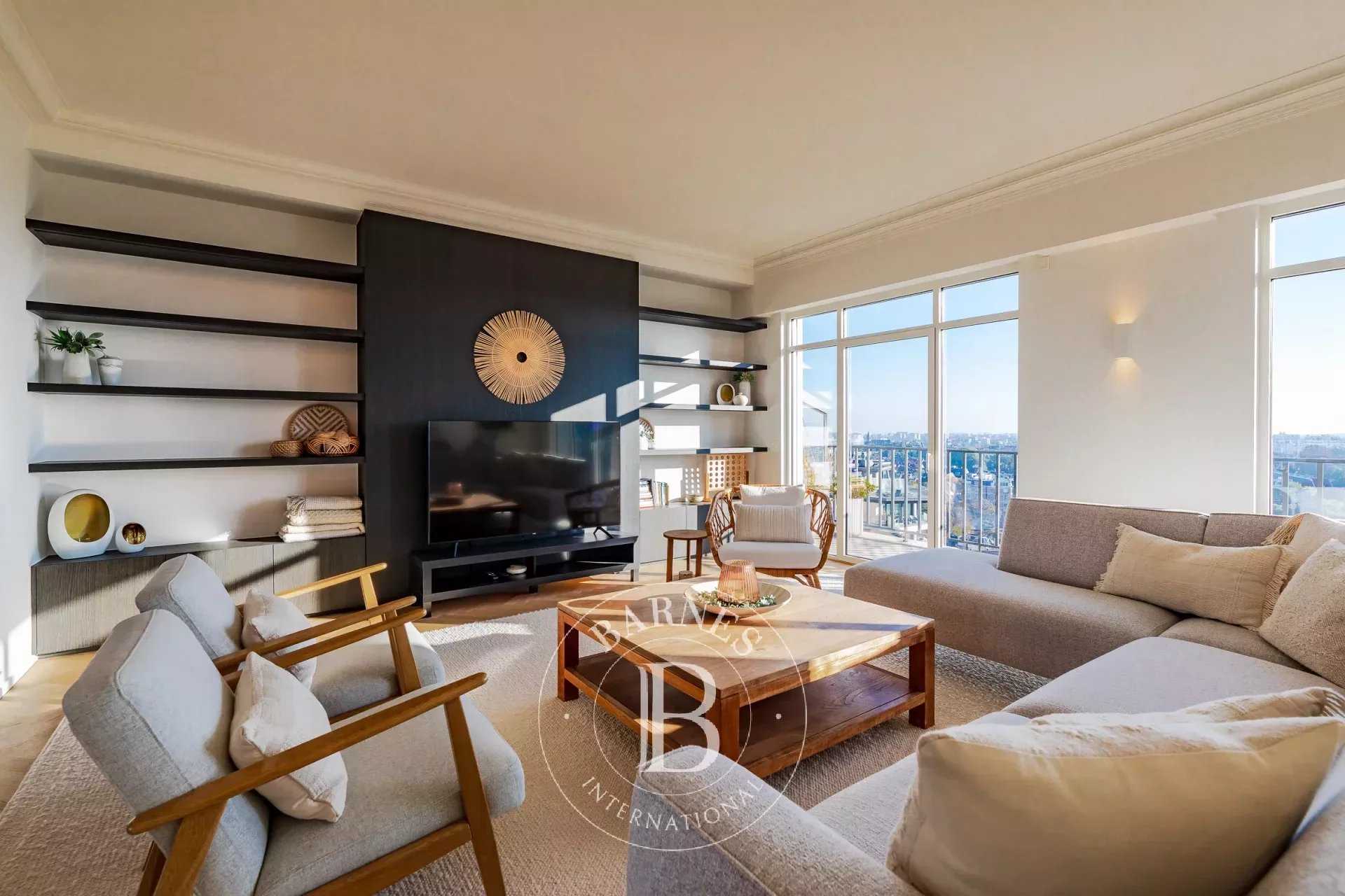 Apartment to rent 3 Bedrooms 3100 sq ft Bruxelles € 7,400