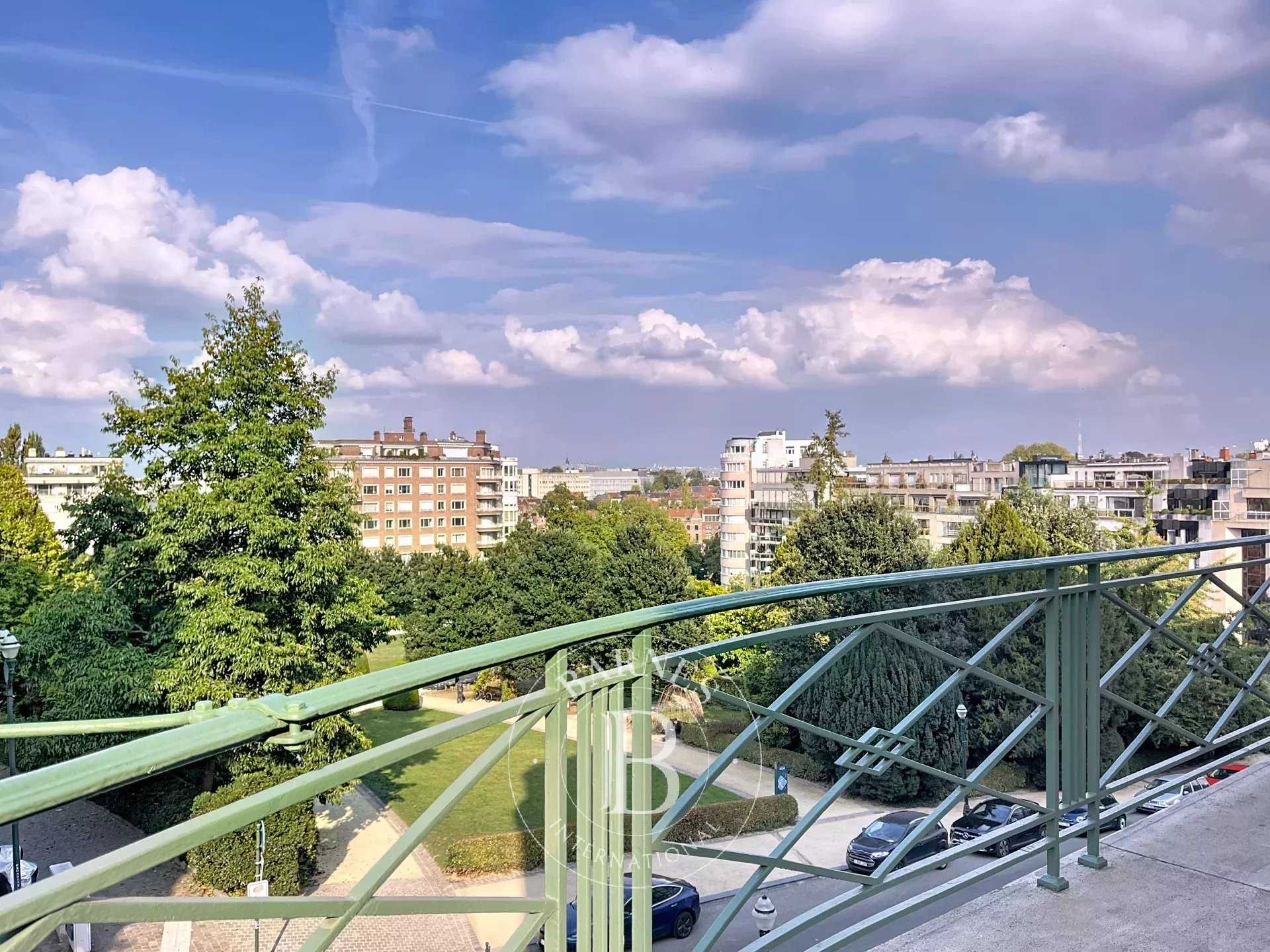 Bruxelles  - Duplex 12 Pi&egrave;ces 3 Chambres