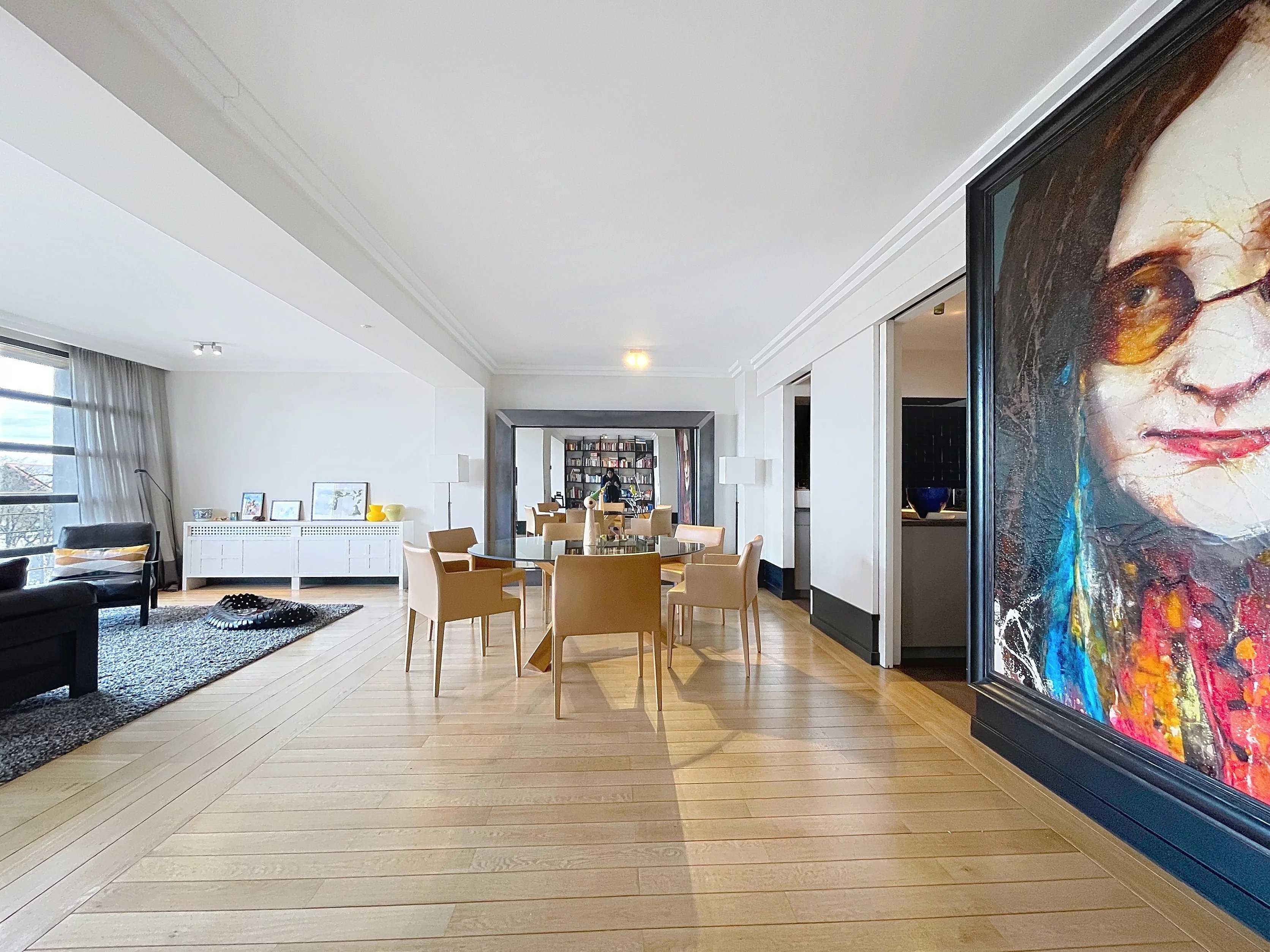 Bruxelles  - Appartement 8 Pi&egrave;ces 3 Chambres