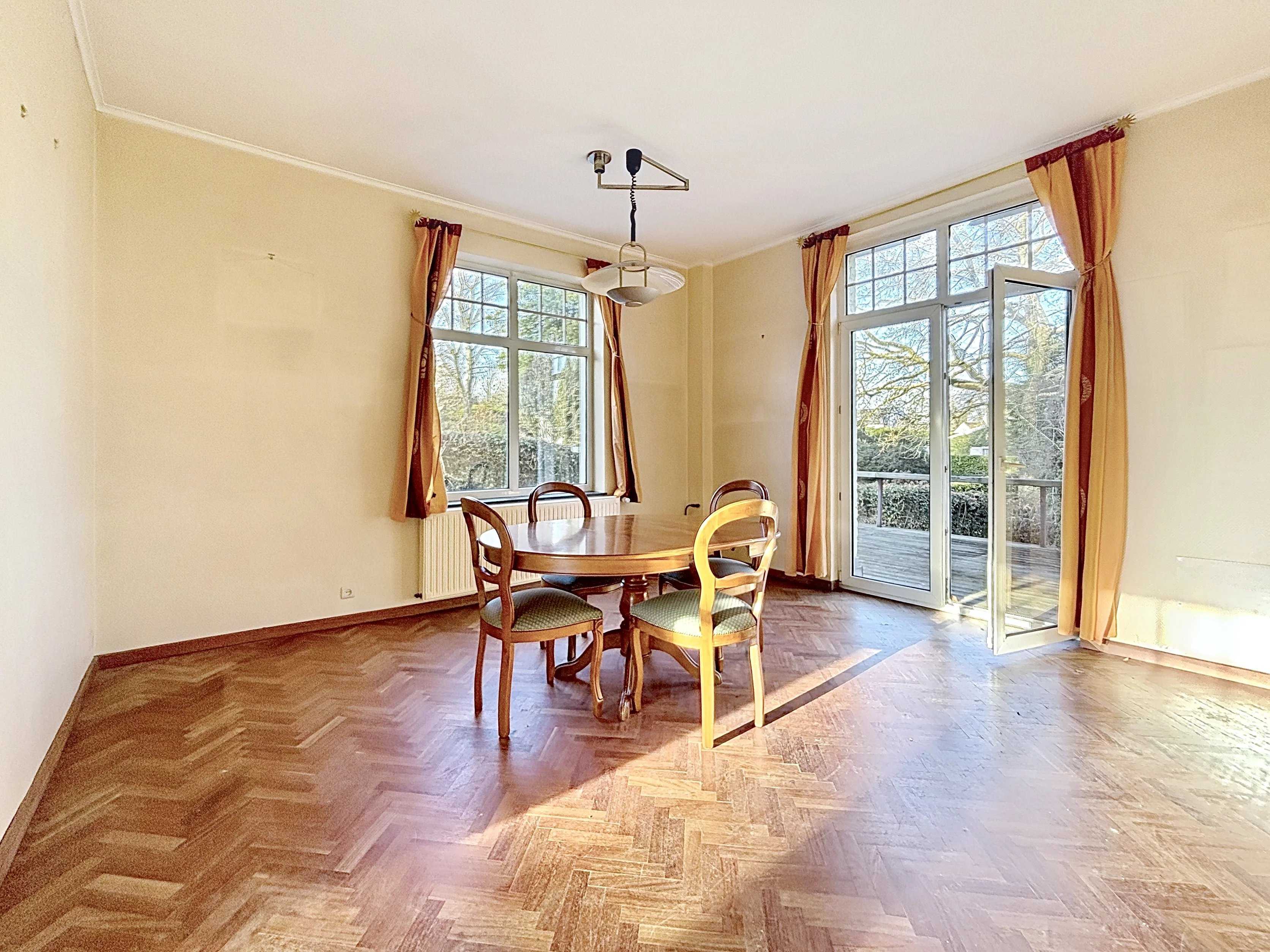 Uccle  - Maison 8 Pi&egrave;ces 4 Chambres