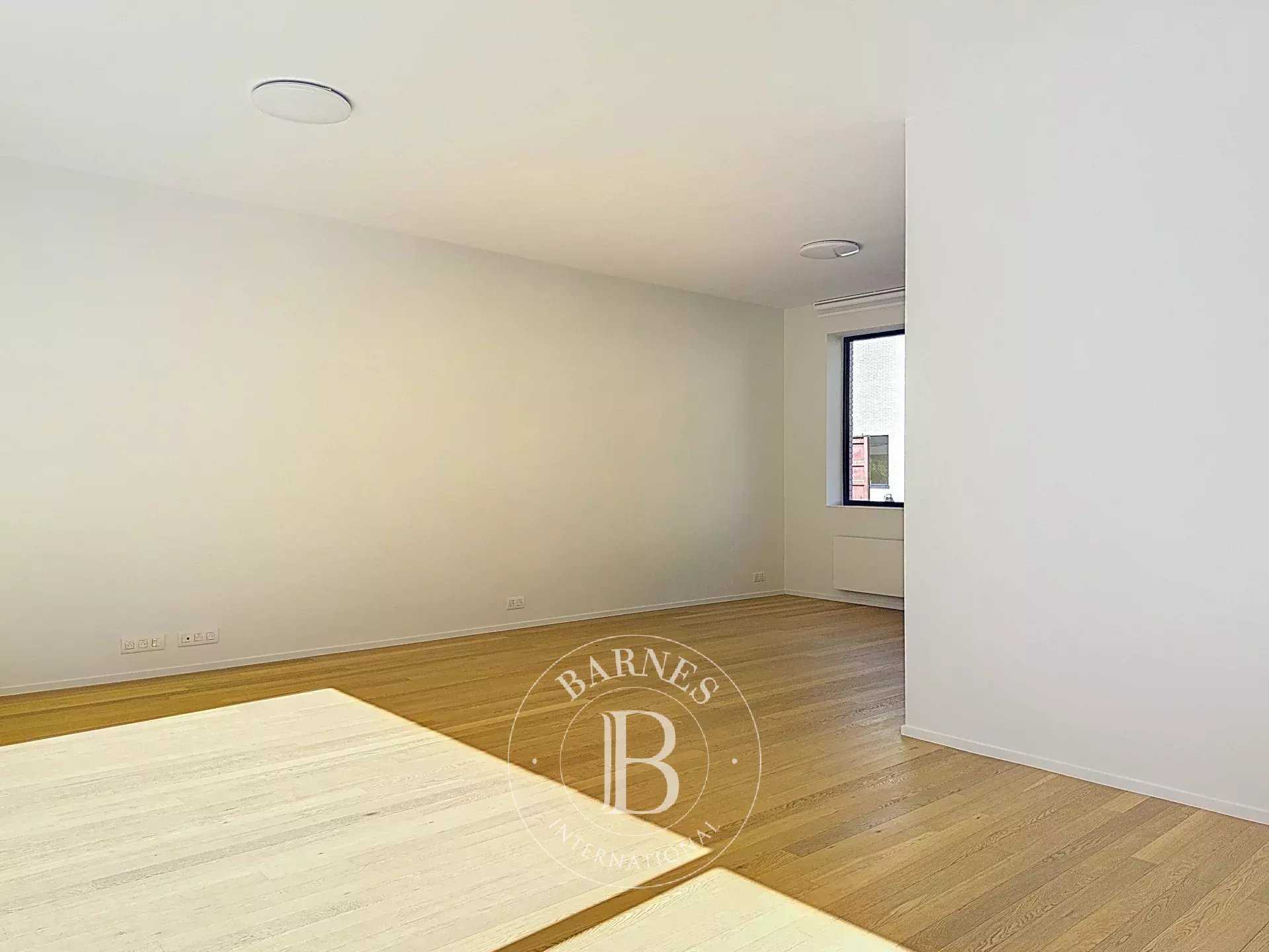 Uccle  - Maison 10 Pi&egrave;ces 4 Chambres