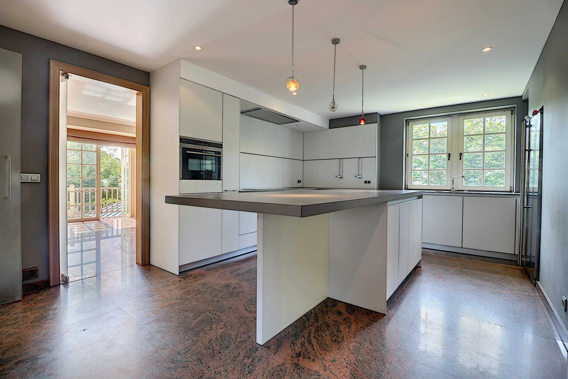 Uccle  - House 6 Bedrooms