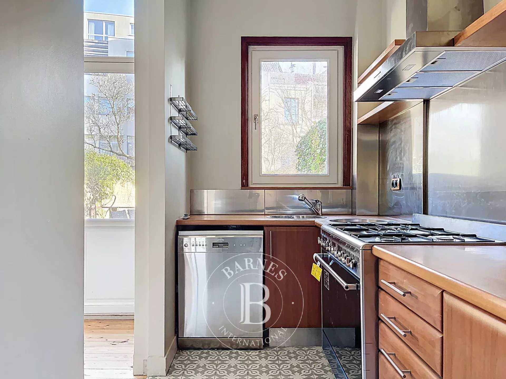 Uccle  - Maison 12 Pi&egrave;ces 5 Chambres