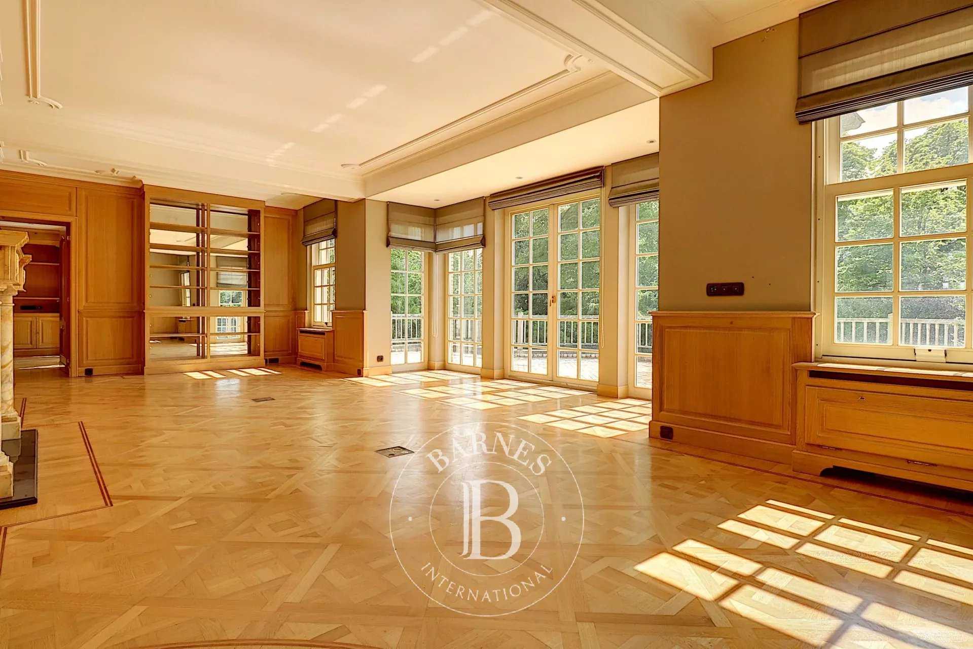 Uccle  - House 6 Bedrooms