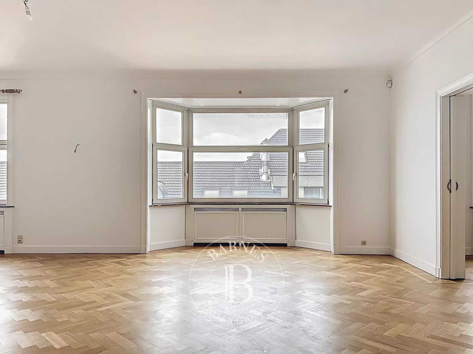 Bruxelles  - Appartement 11 Pi&egrave;ces 3 Chambres