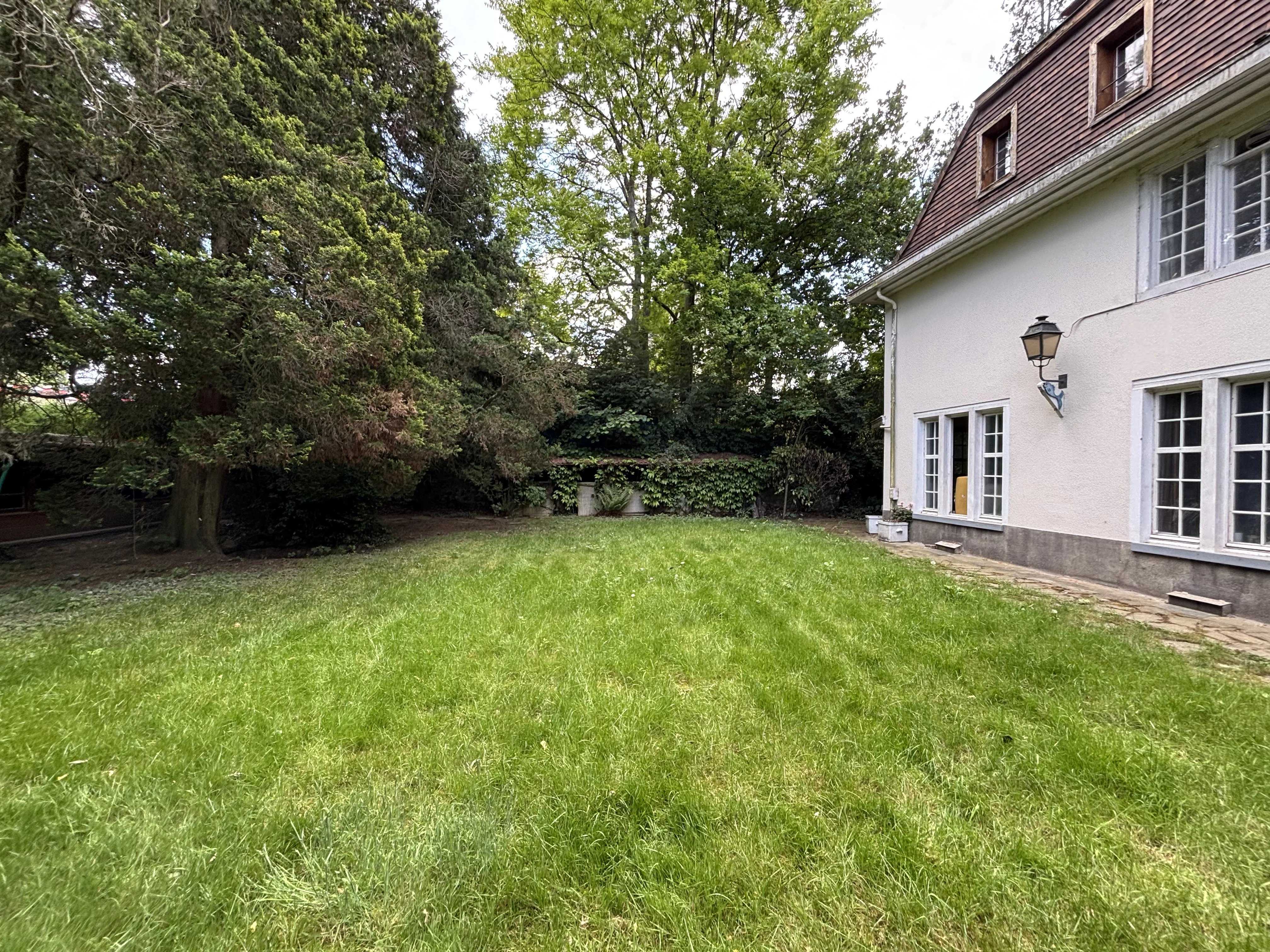 Uccle  - Maison 12 Pi&egrave;ces 4 Chambres