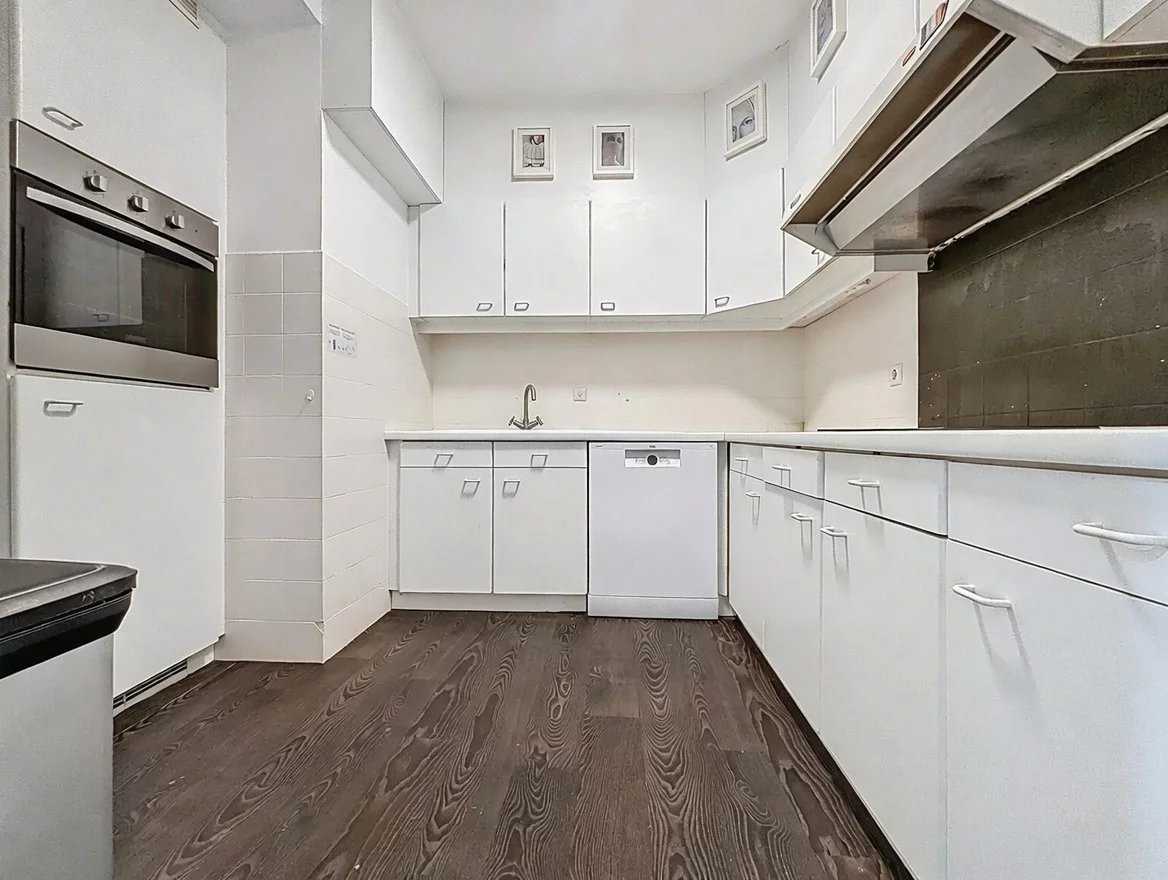 Bruxelles  - Appartement 8 Pi&egrave;ces 3 Chambres