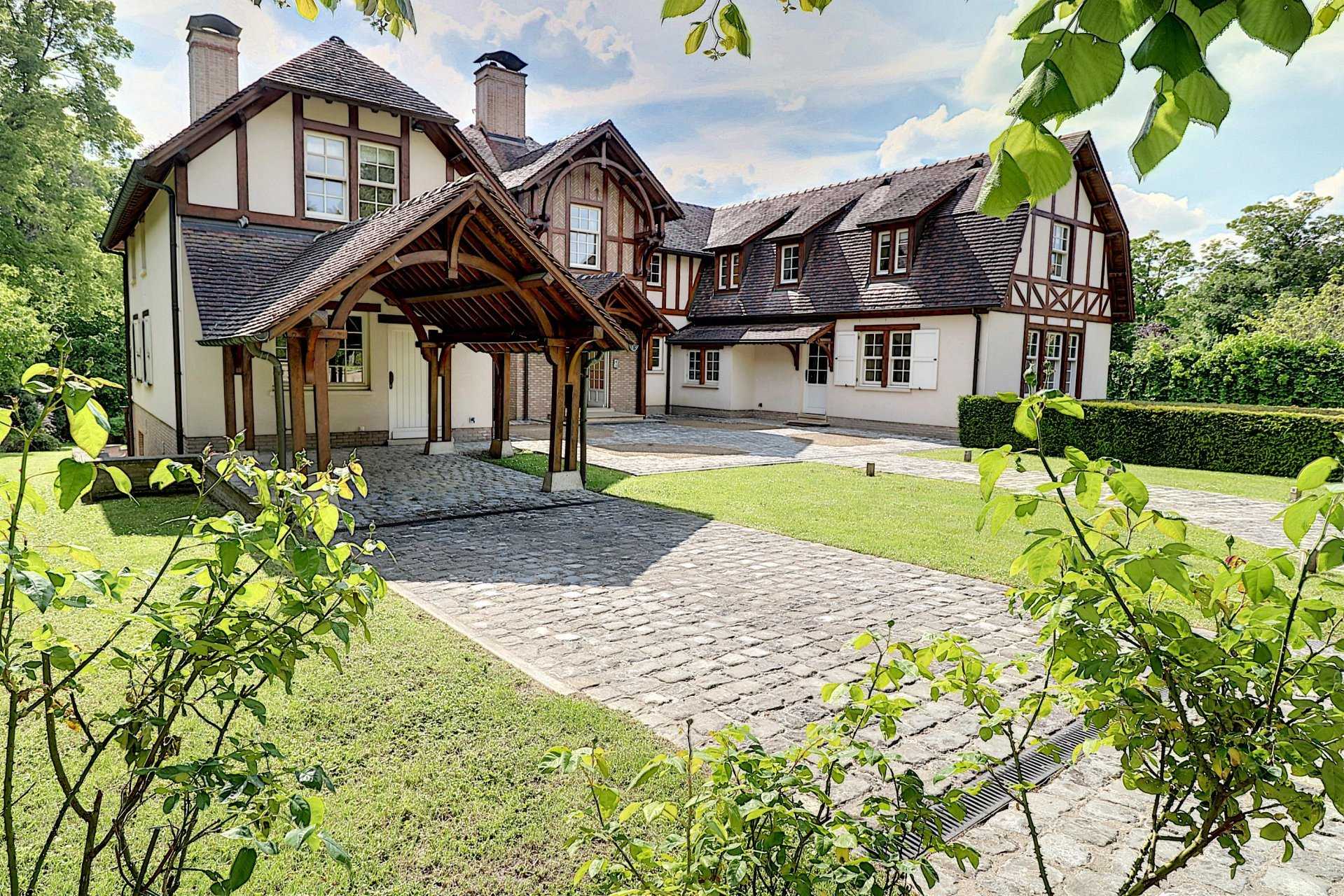 Uccle  - House 6 Bedrooms