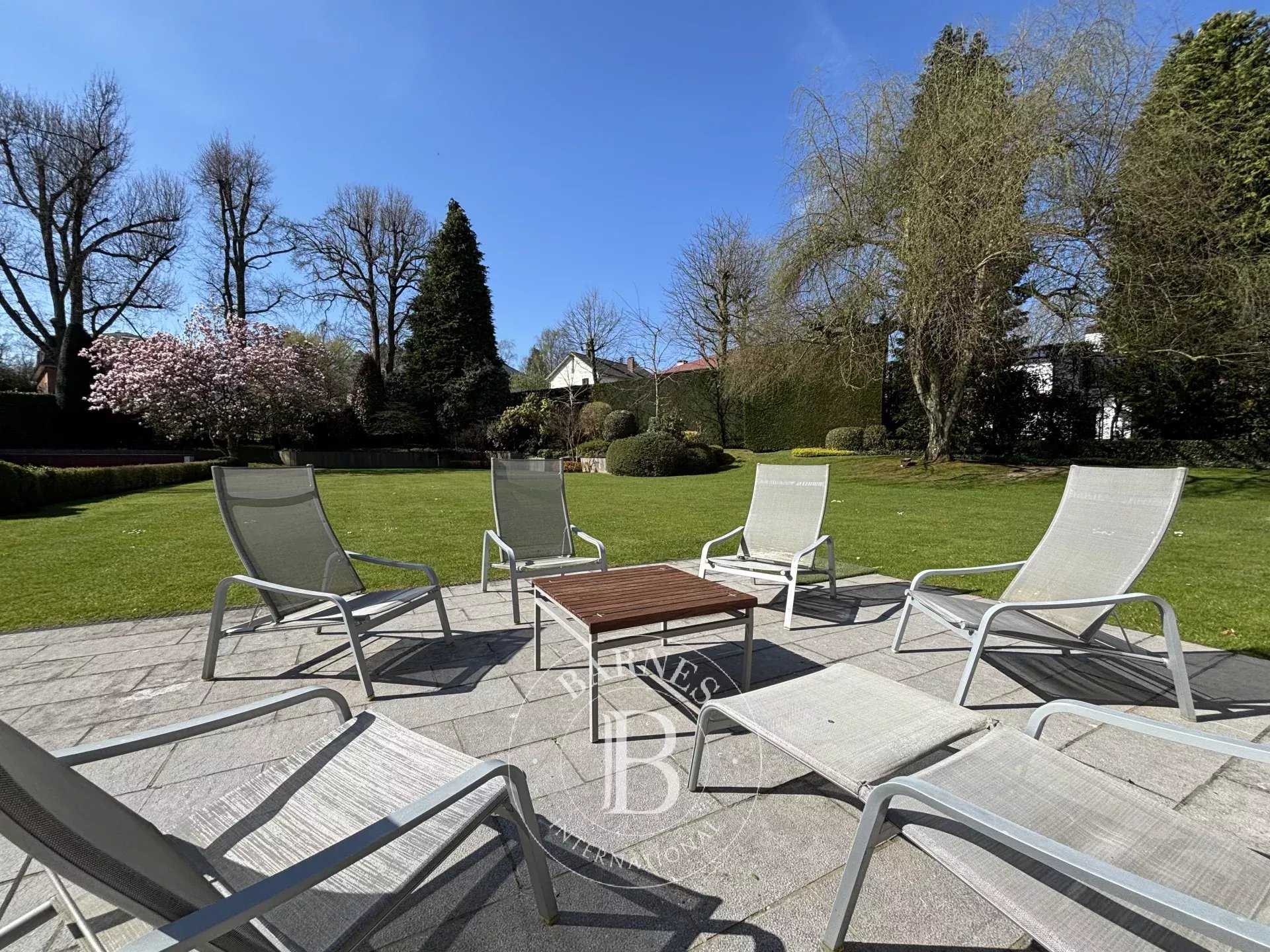 Woluwe-Saint-Pierre  - Villa 16 Pièces 6 Chambres
