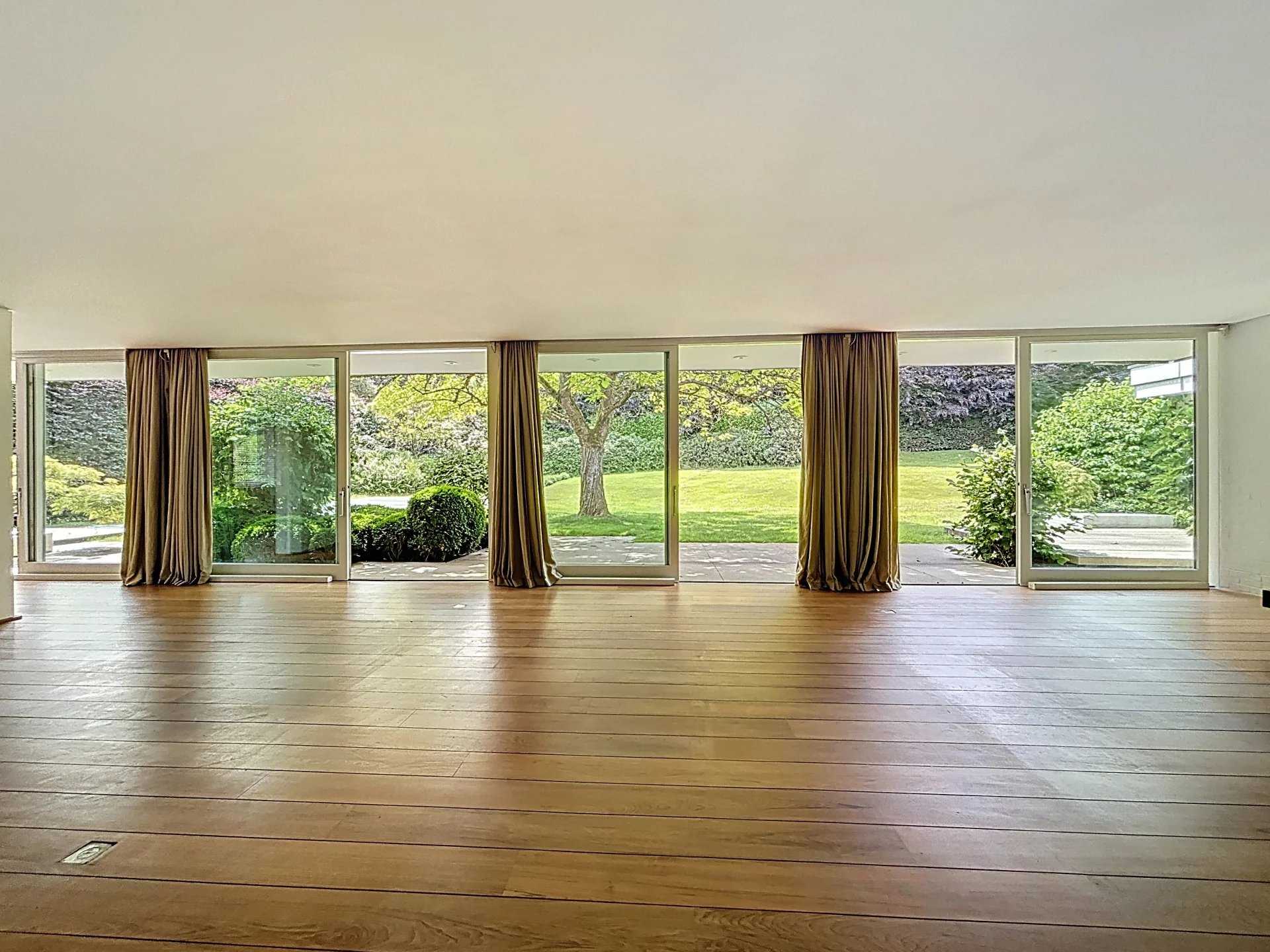 Uccle  - Maison 8 Pi&egrave;ces 5 Chambres