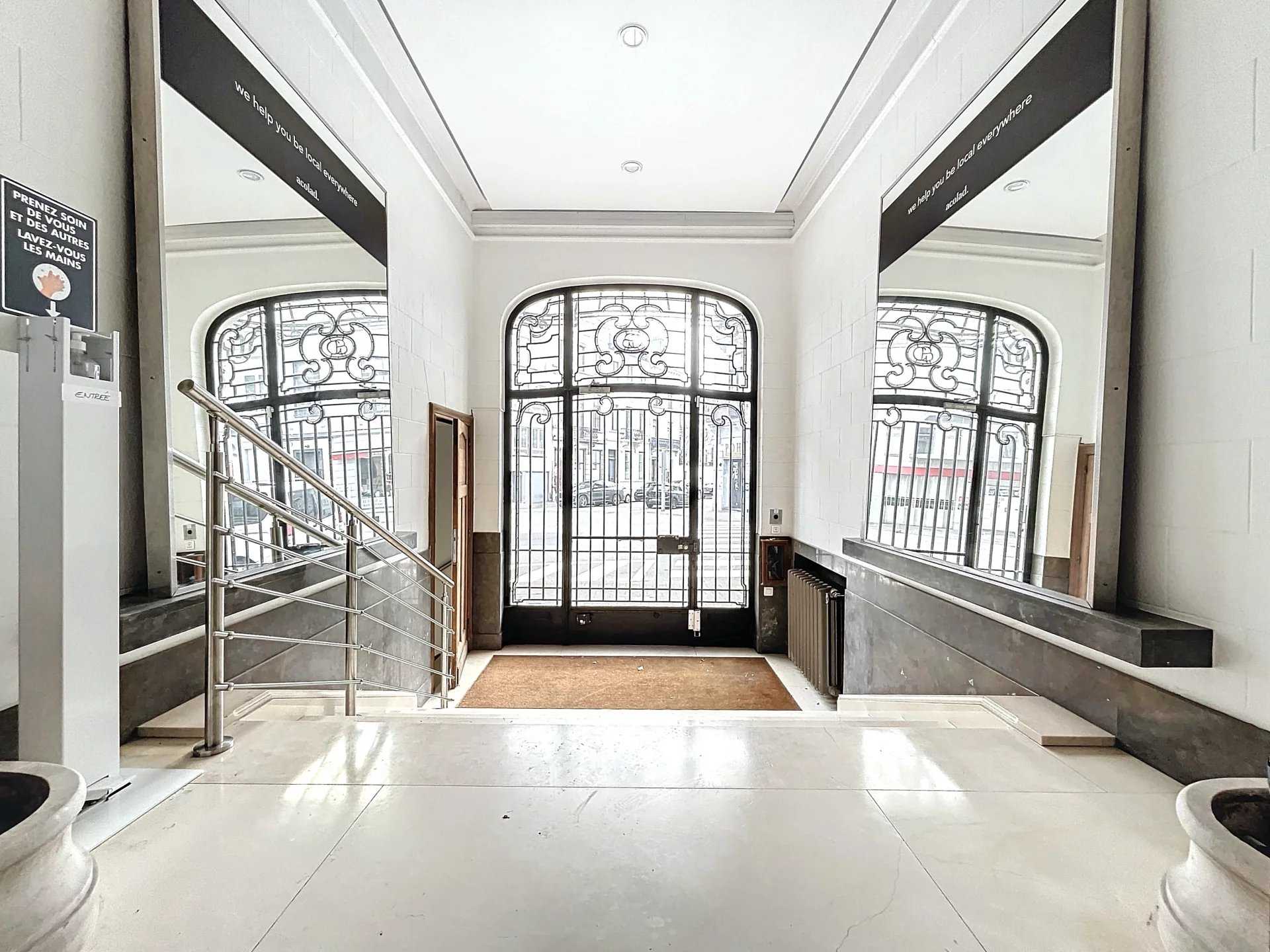 Ixelles  - Bureaux 20 Pi&egrave;ces