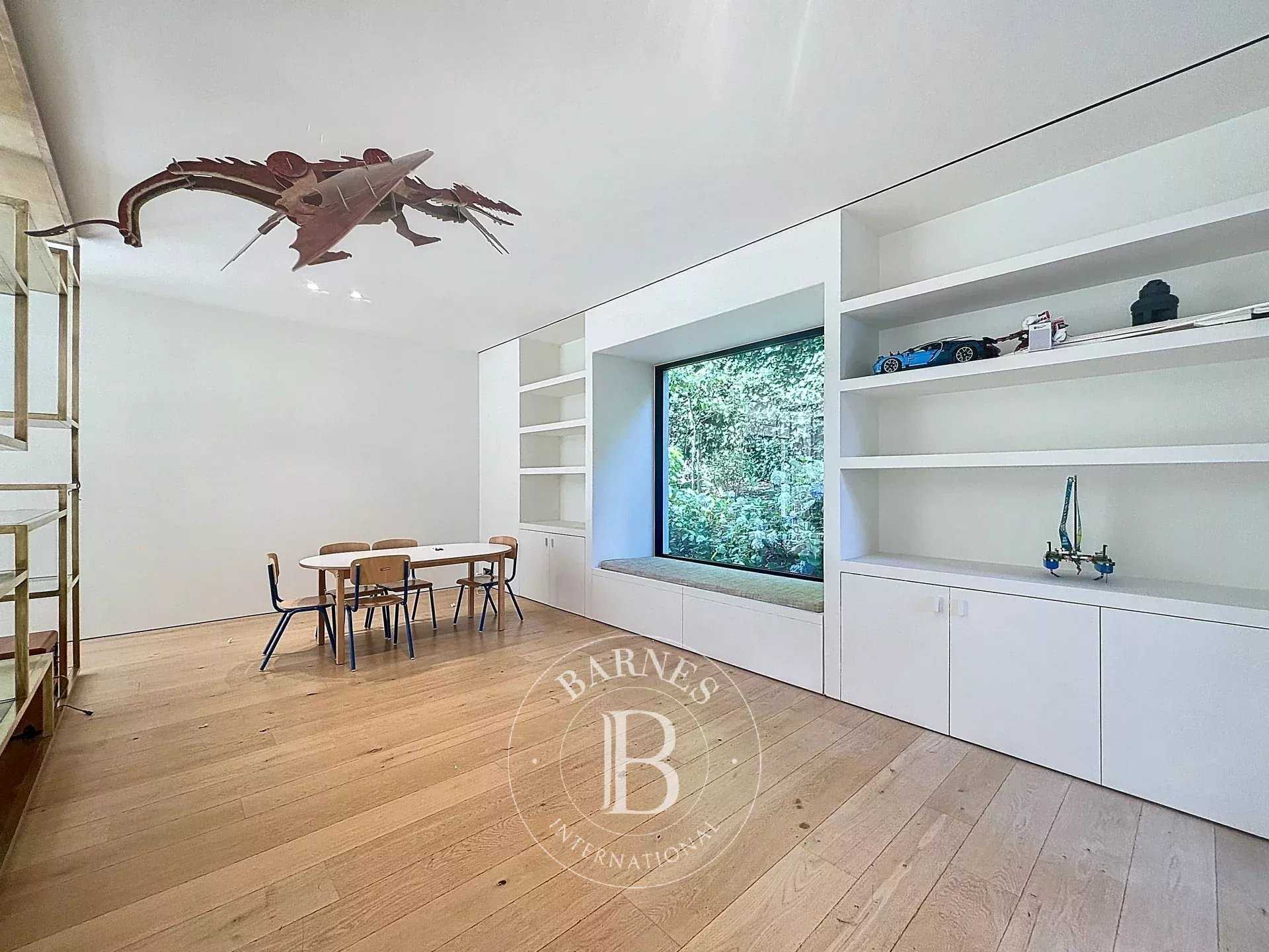 Uccle  - House 6 Bedrooms