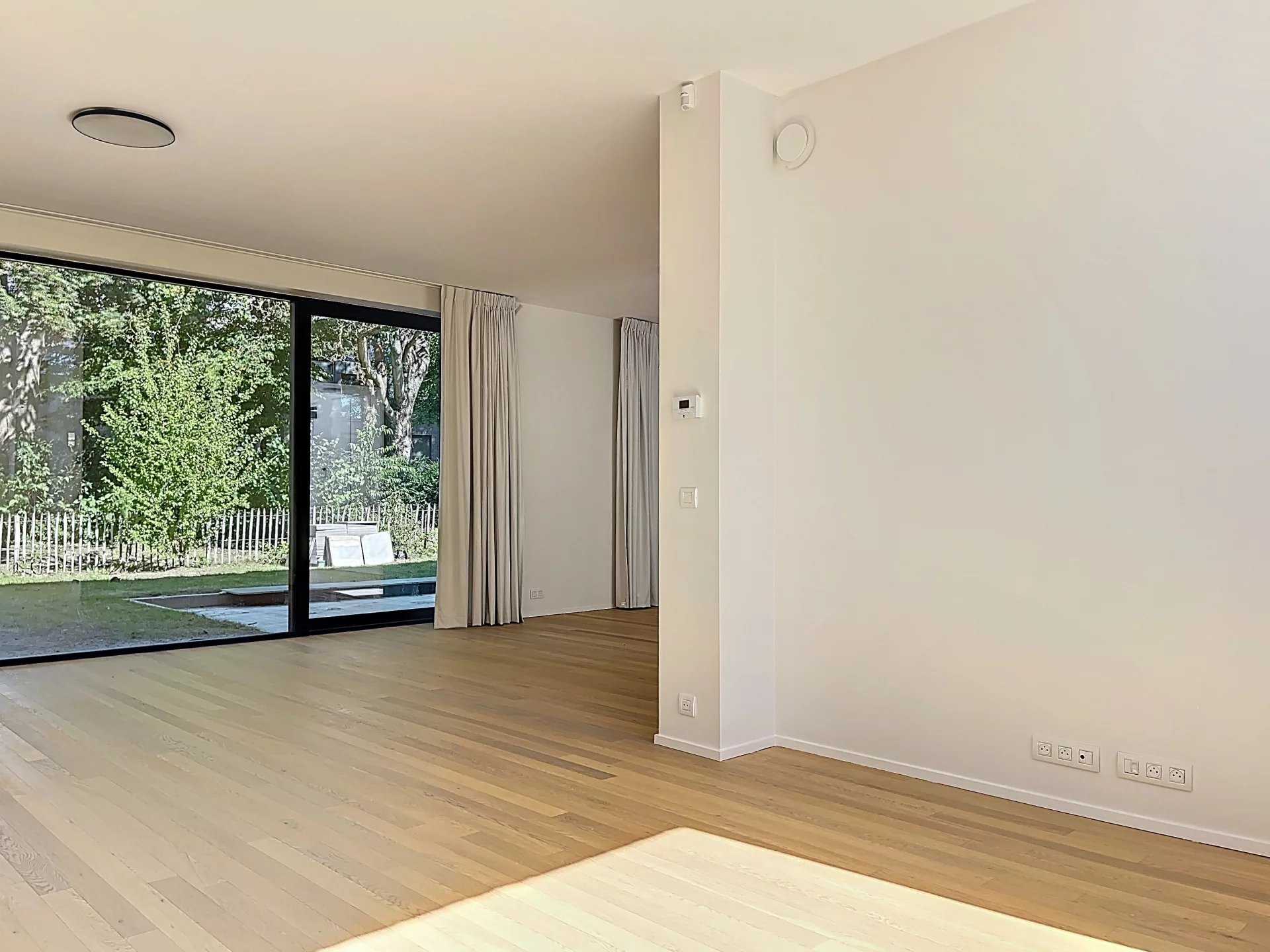 Uccle  - Maison 6 Pi&egrave;ces 3 Chambres