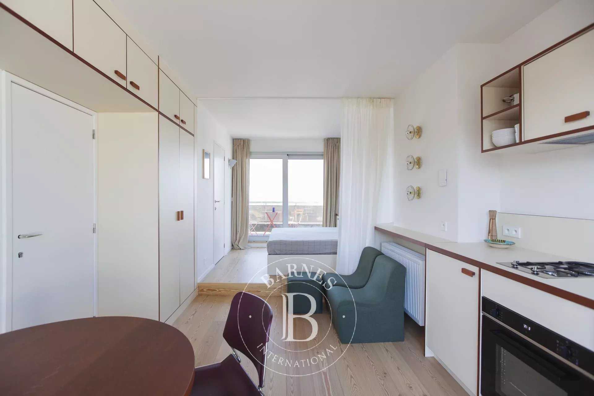 Forest  - Appartement 5 Pi&egrave;ces, 1 Chambre