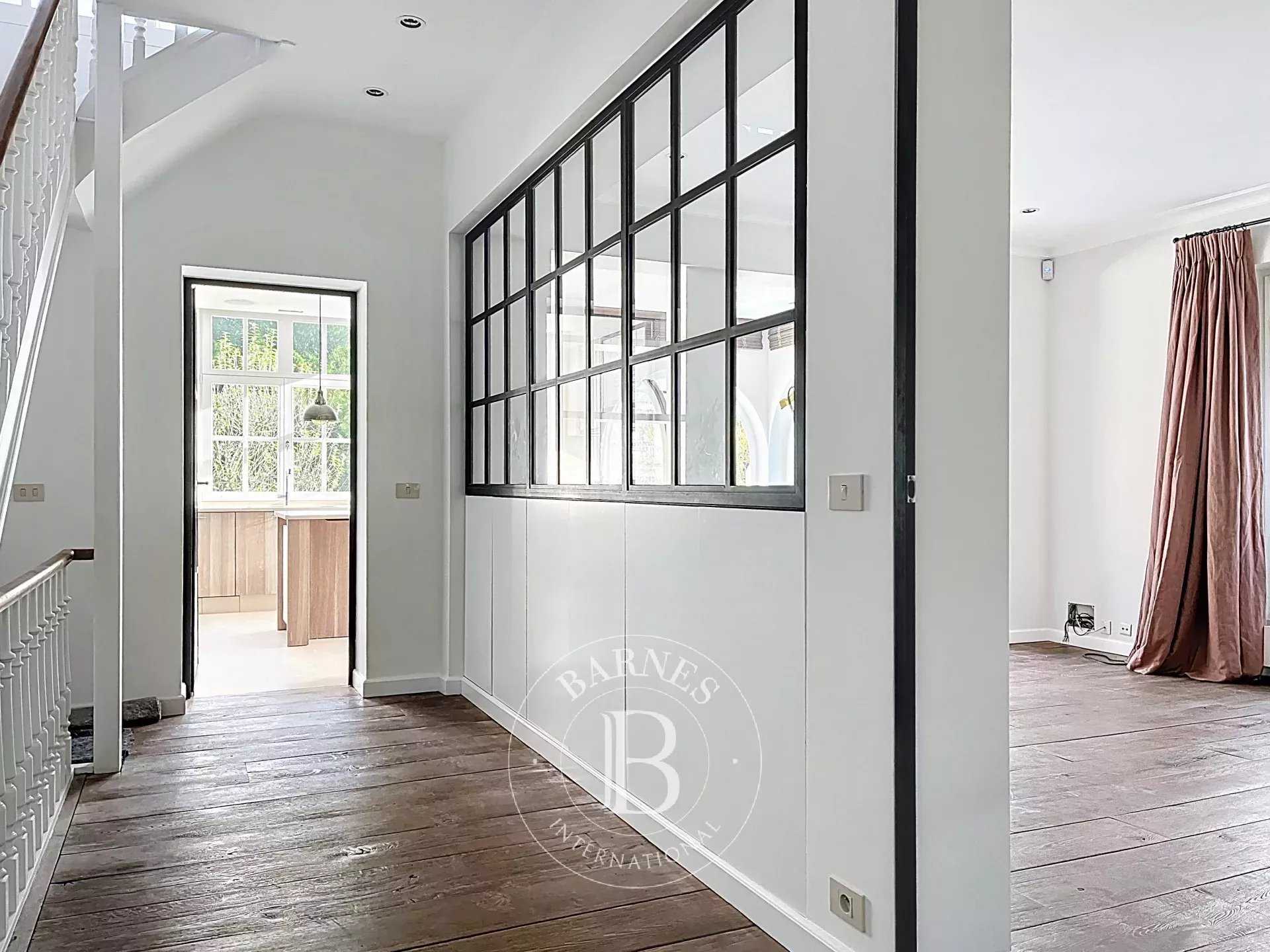 Uccle  - House 5 Bedrooms