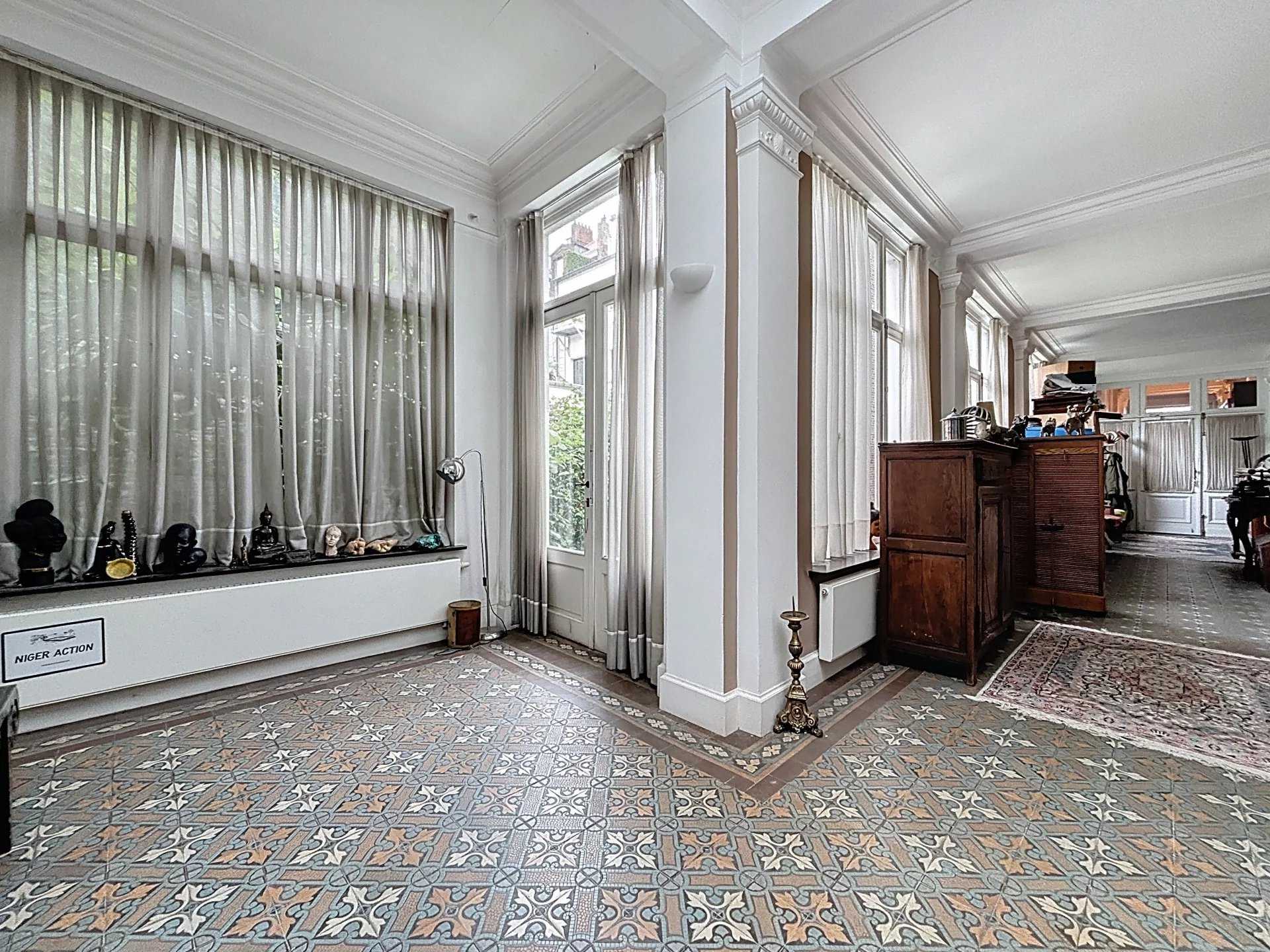 Saint-Gilles  - Maison 20 Pi&egrave;ces 5 Chambres