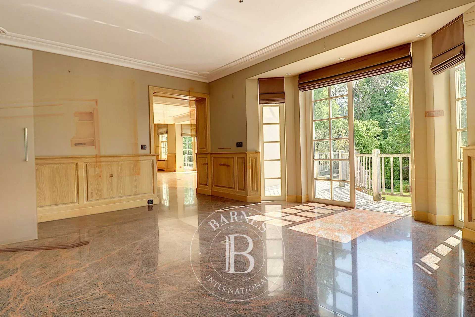 Uccle  - House 6 Bedrooms