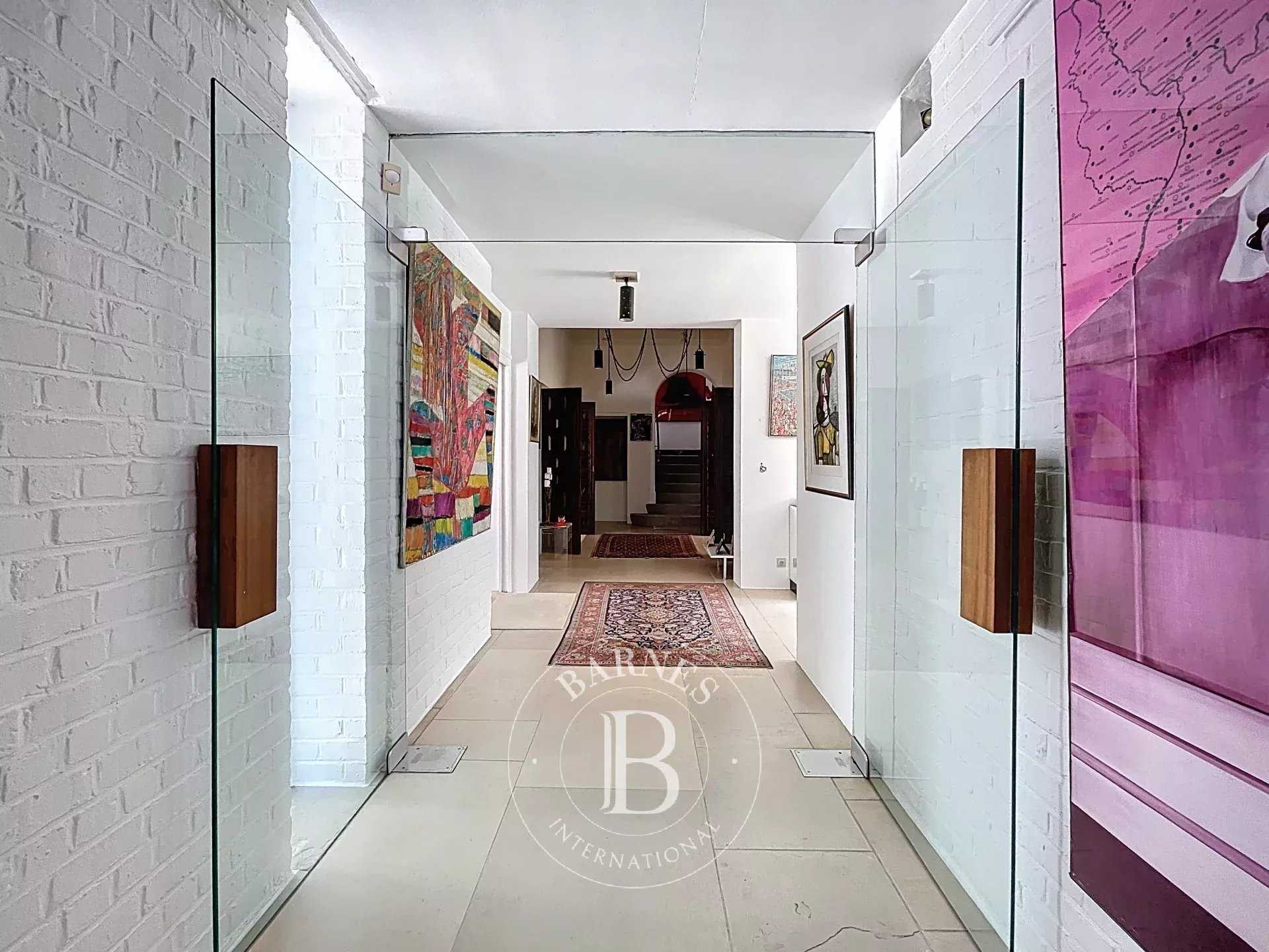 Uccle  - House 6 Bedrooms