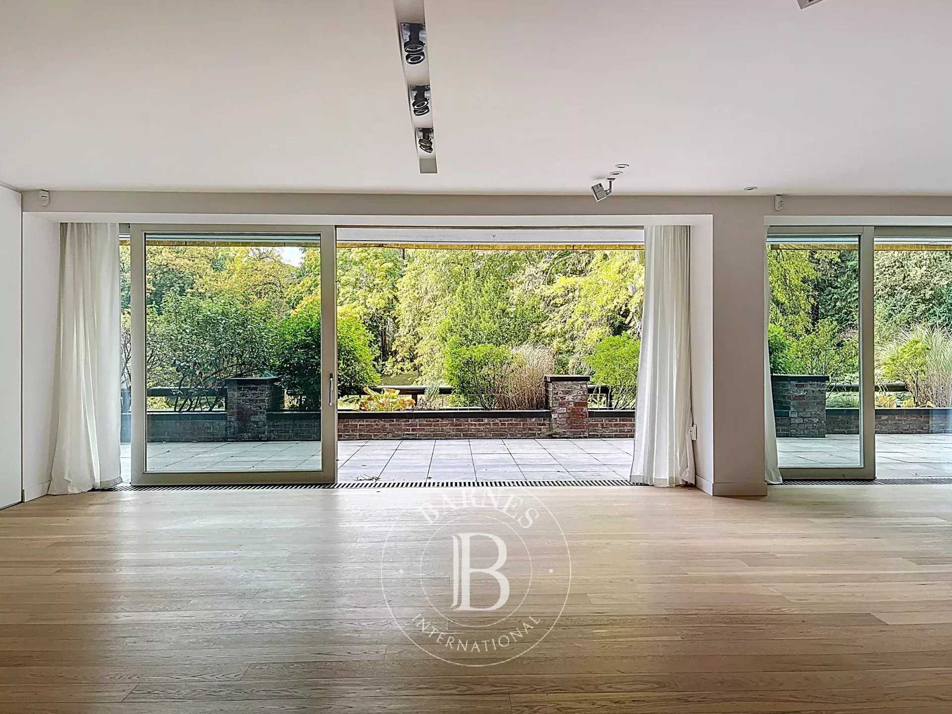 Uccle  - Appartement 8 Pièces 4 Chambres