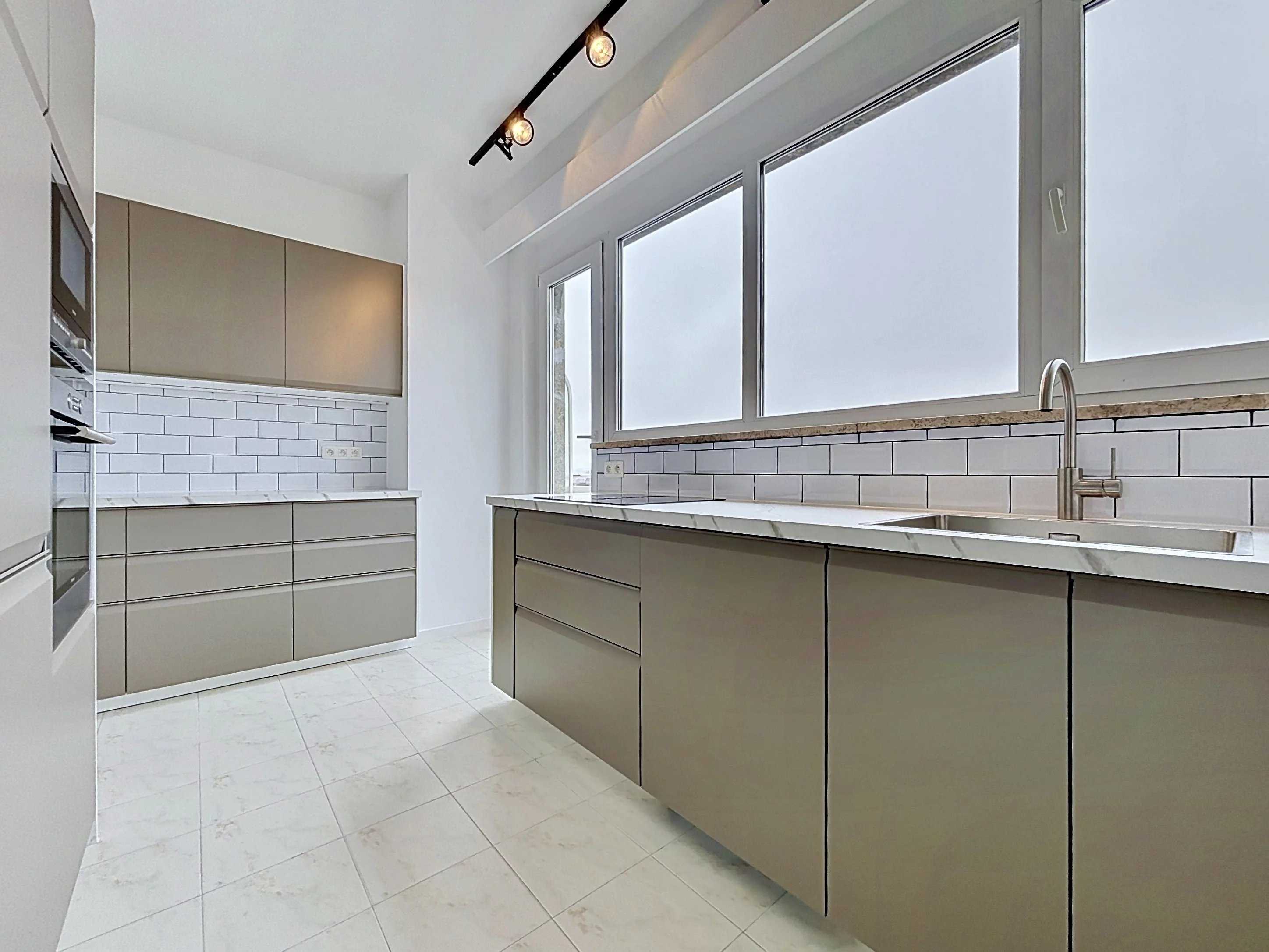 Ixelles  - Appartement 8 Pi&egrave;ces 3 Chambres
