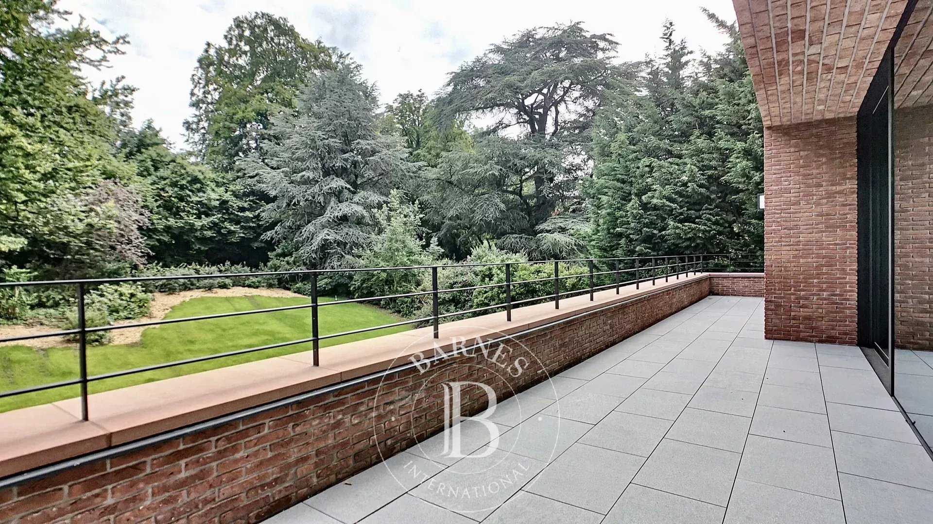 Uccle  - Appartement 12 Pi&egrave;ces 3 Chambres