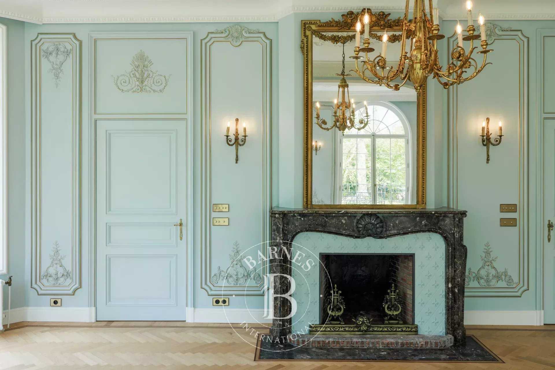 Uccle  - Maison 19 Pi&egrave;ces 7 Chambres