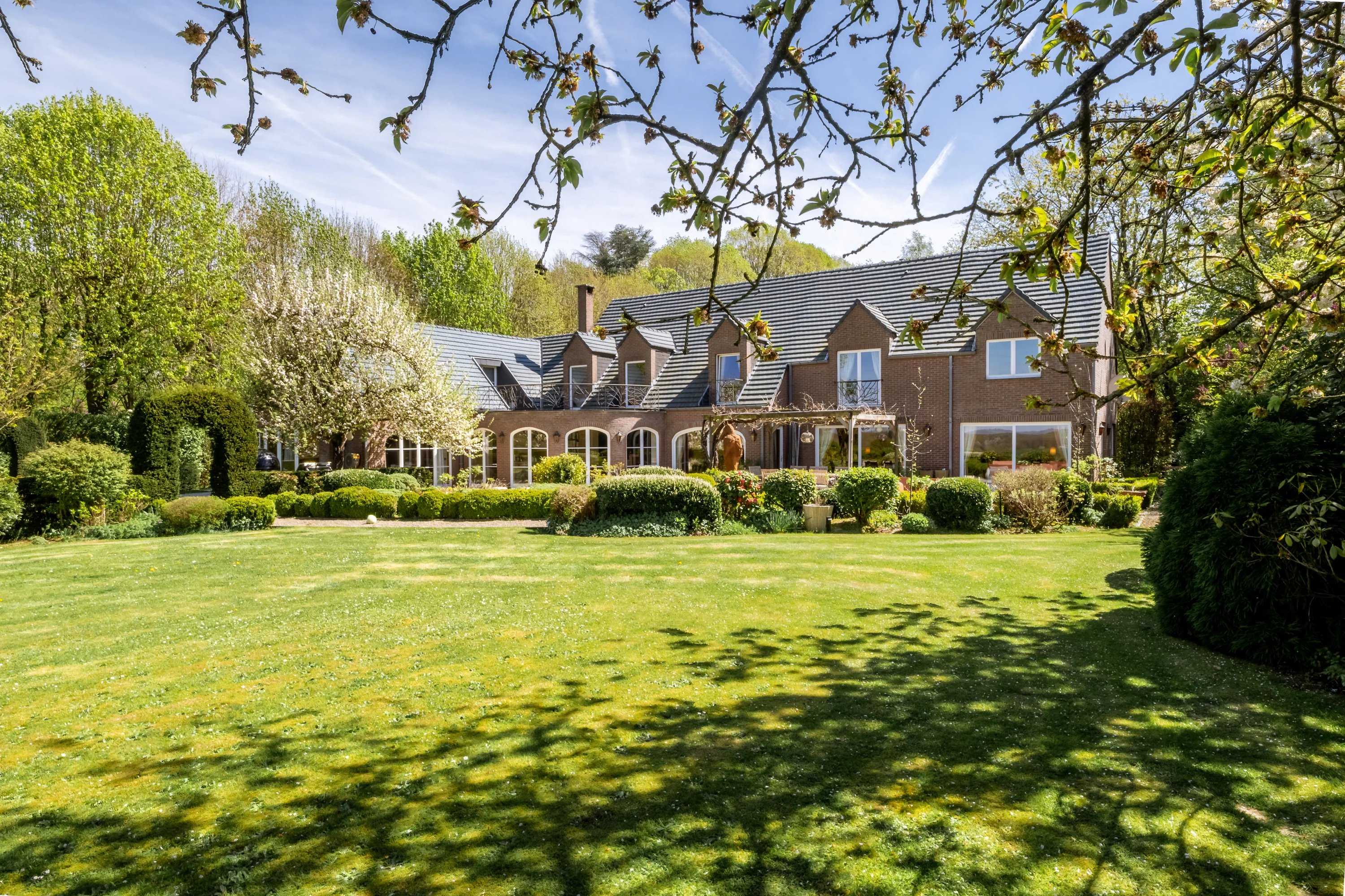Villa Lasne  -  ref 86853136 (picture 2)
