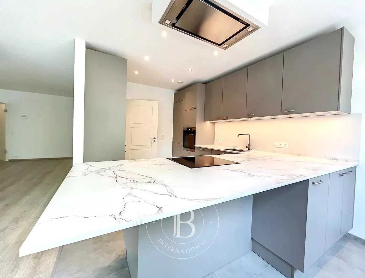 Appartement Uccle  -  ref 83507005 (picture 1)