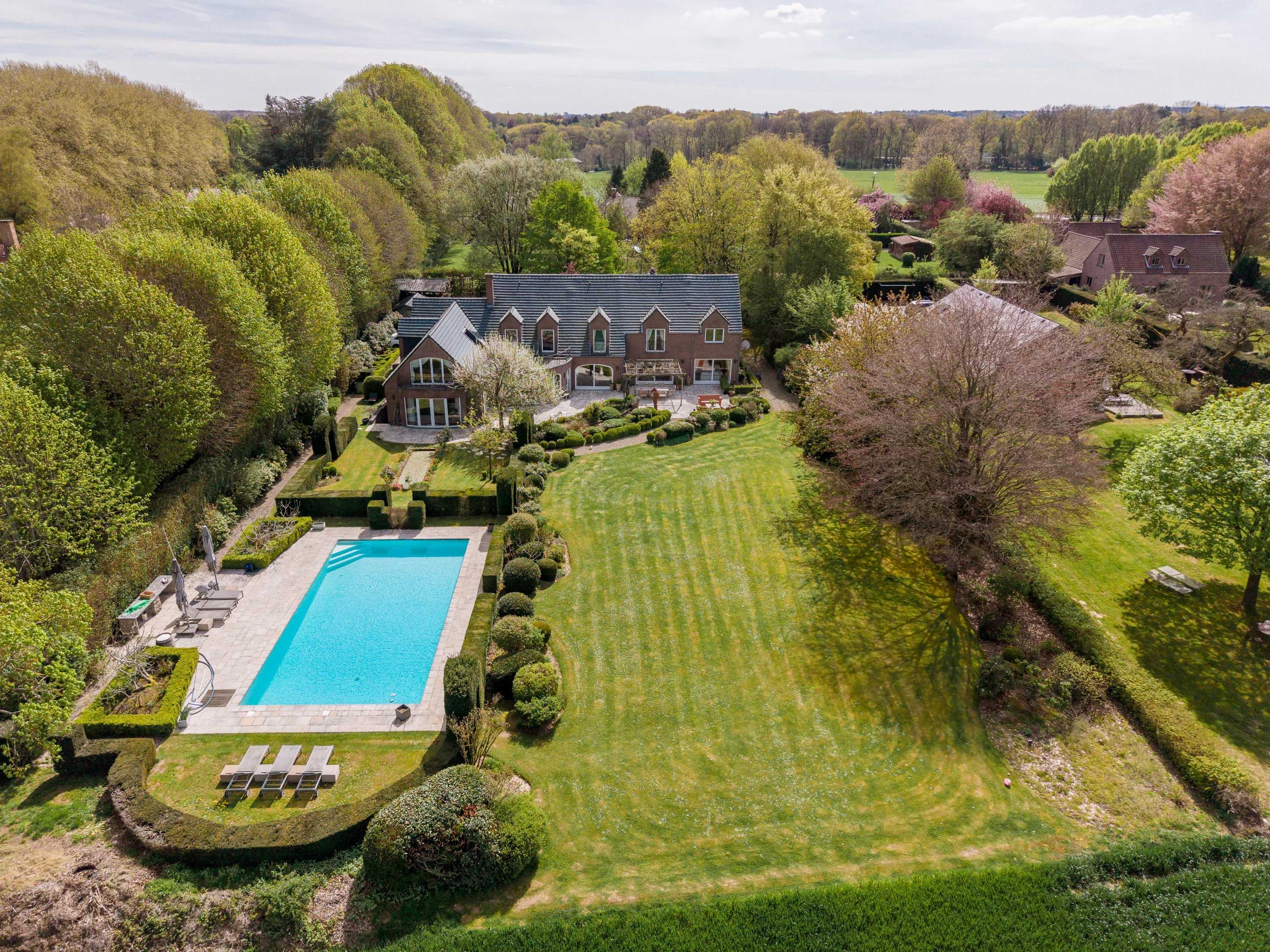 Villa Lasne  -  ref 86853136 (picture 1)