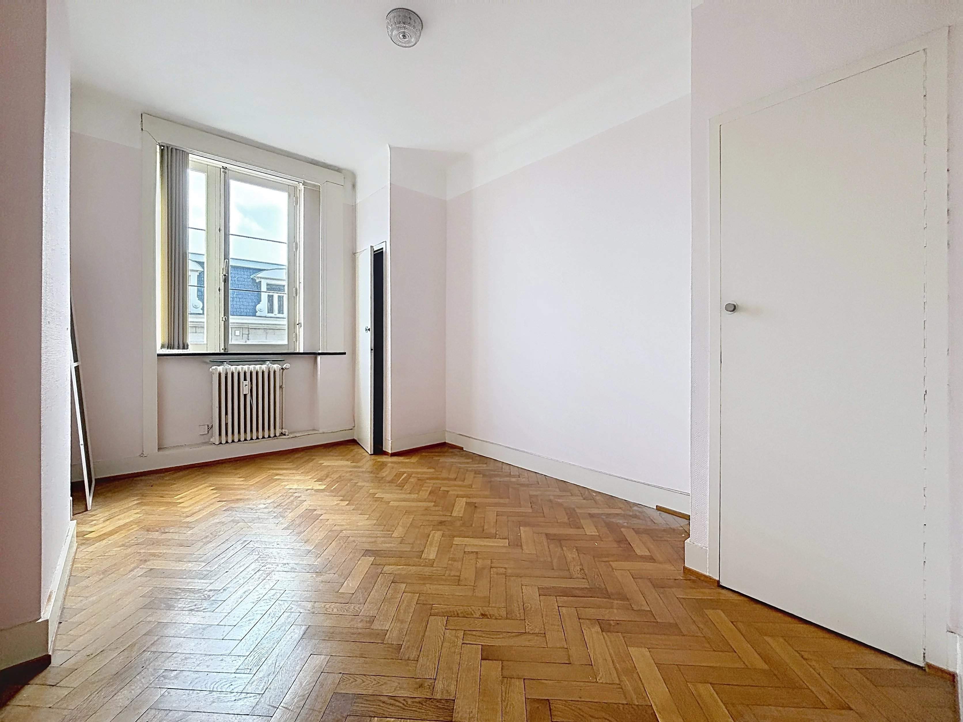Ixelles  - Appartement 8 Pi&egrave;ces 3 Chambres - picture 11