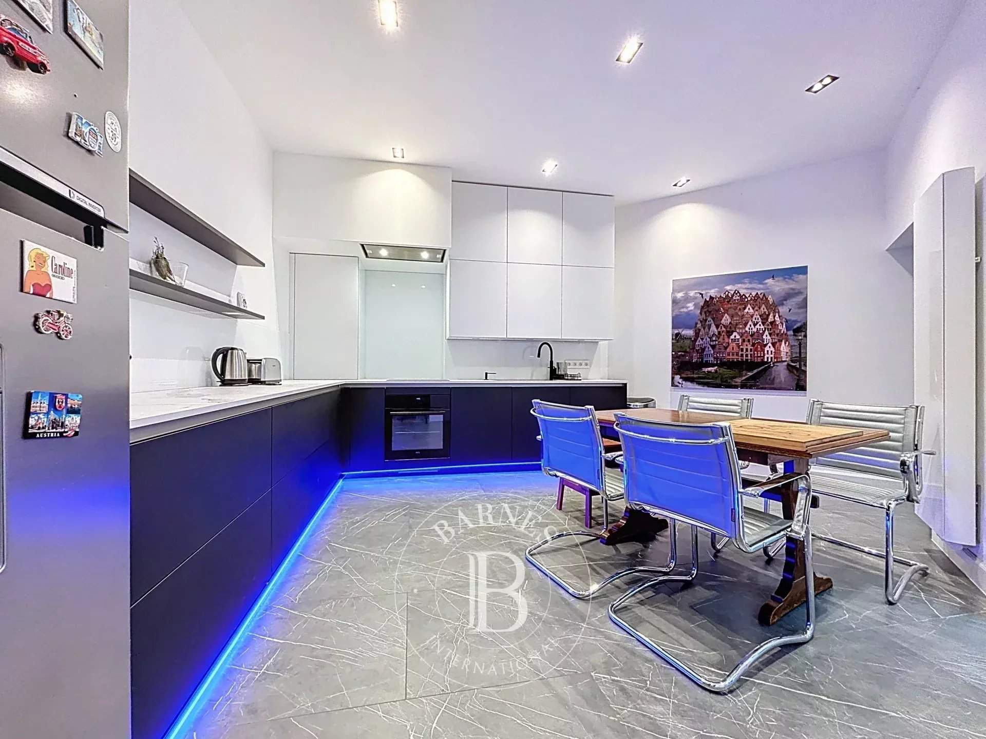 Bruxelles  - Appartement 10 Pièces 2 Chambres - picture 8