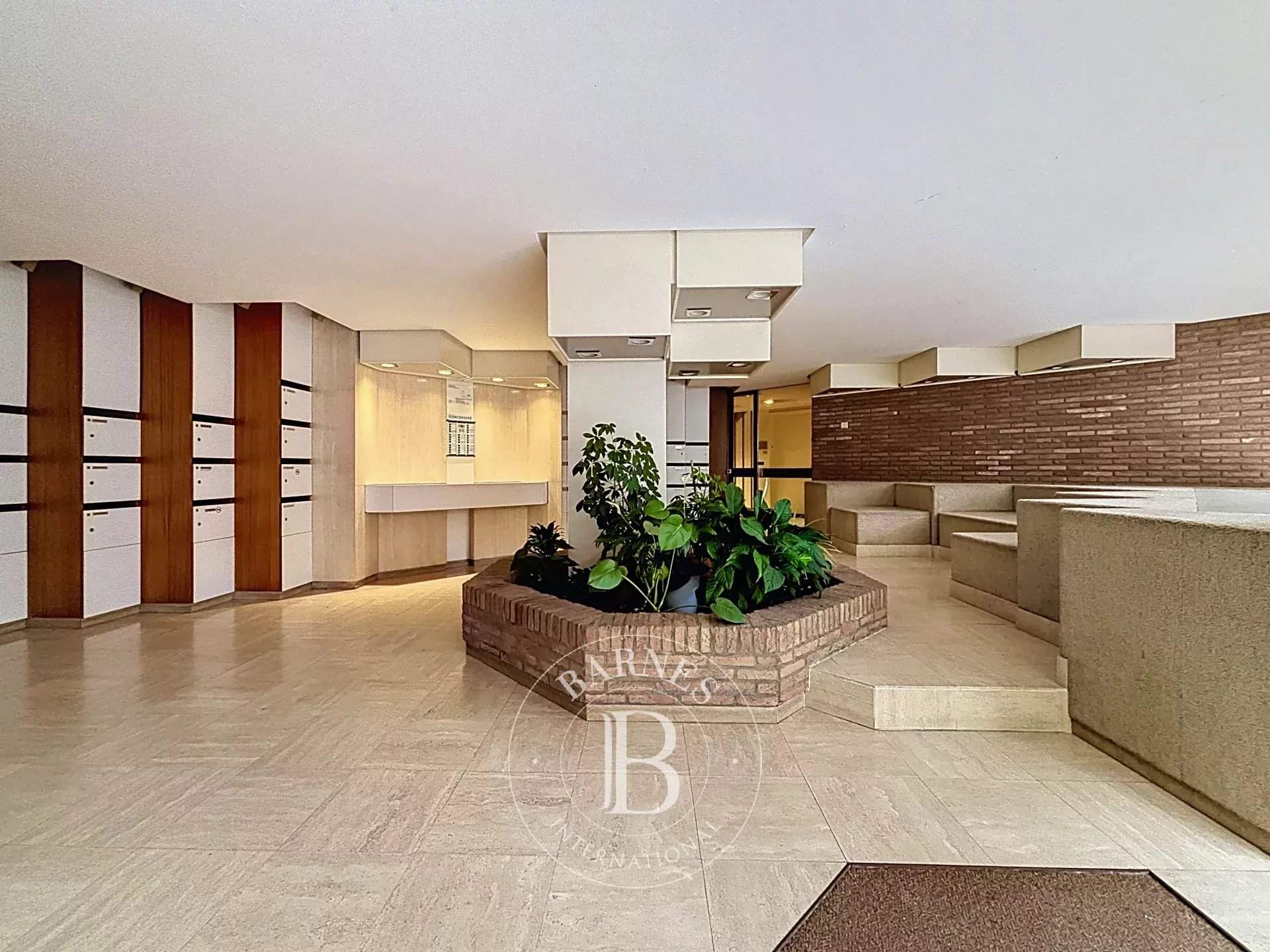 Uccle  - Apartment 2 Bedrooms - picture 14